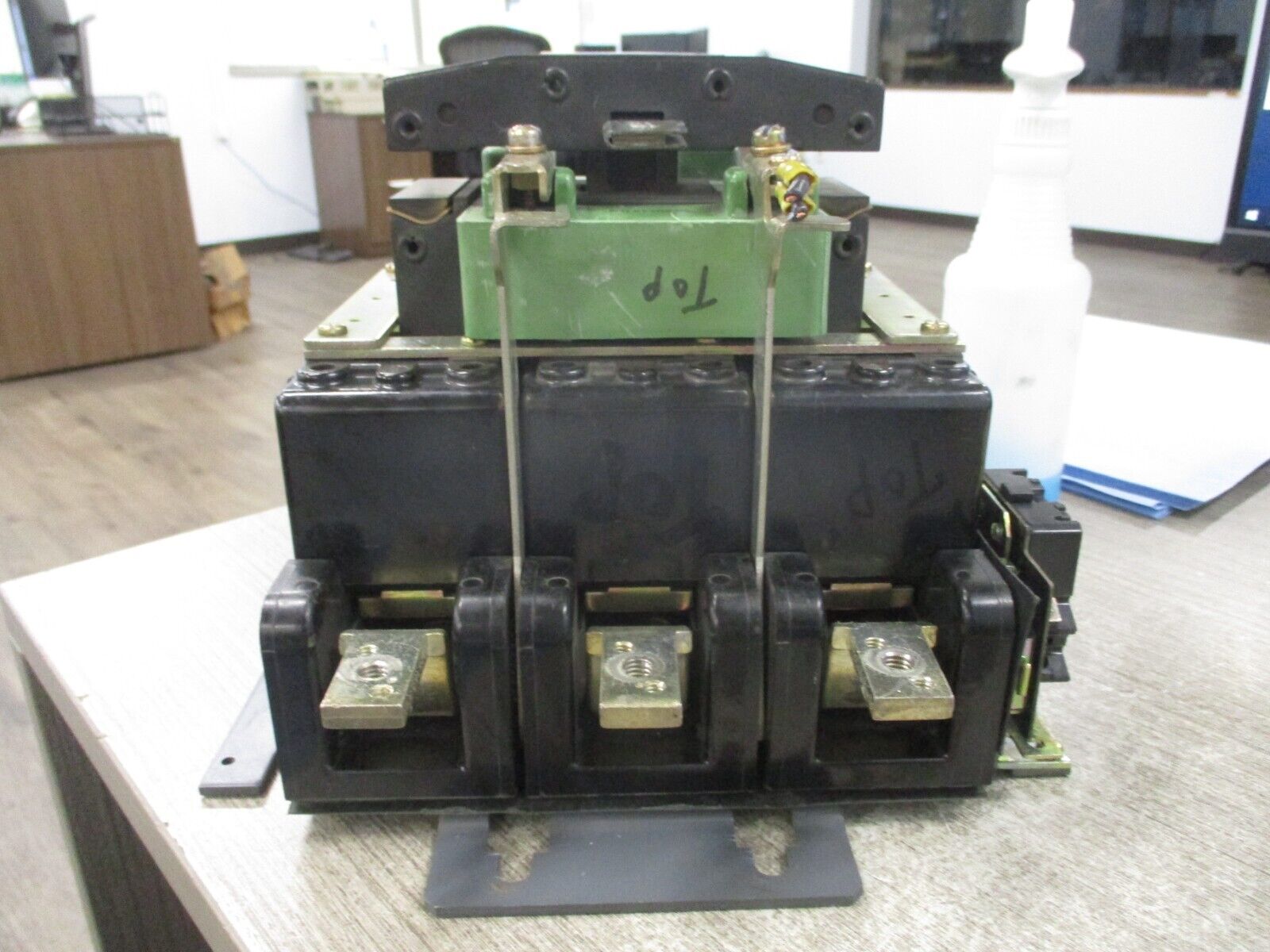 GE Contactor CR161A19600 460V Coil 3P  *Missing Terminal Screws* Used