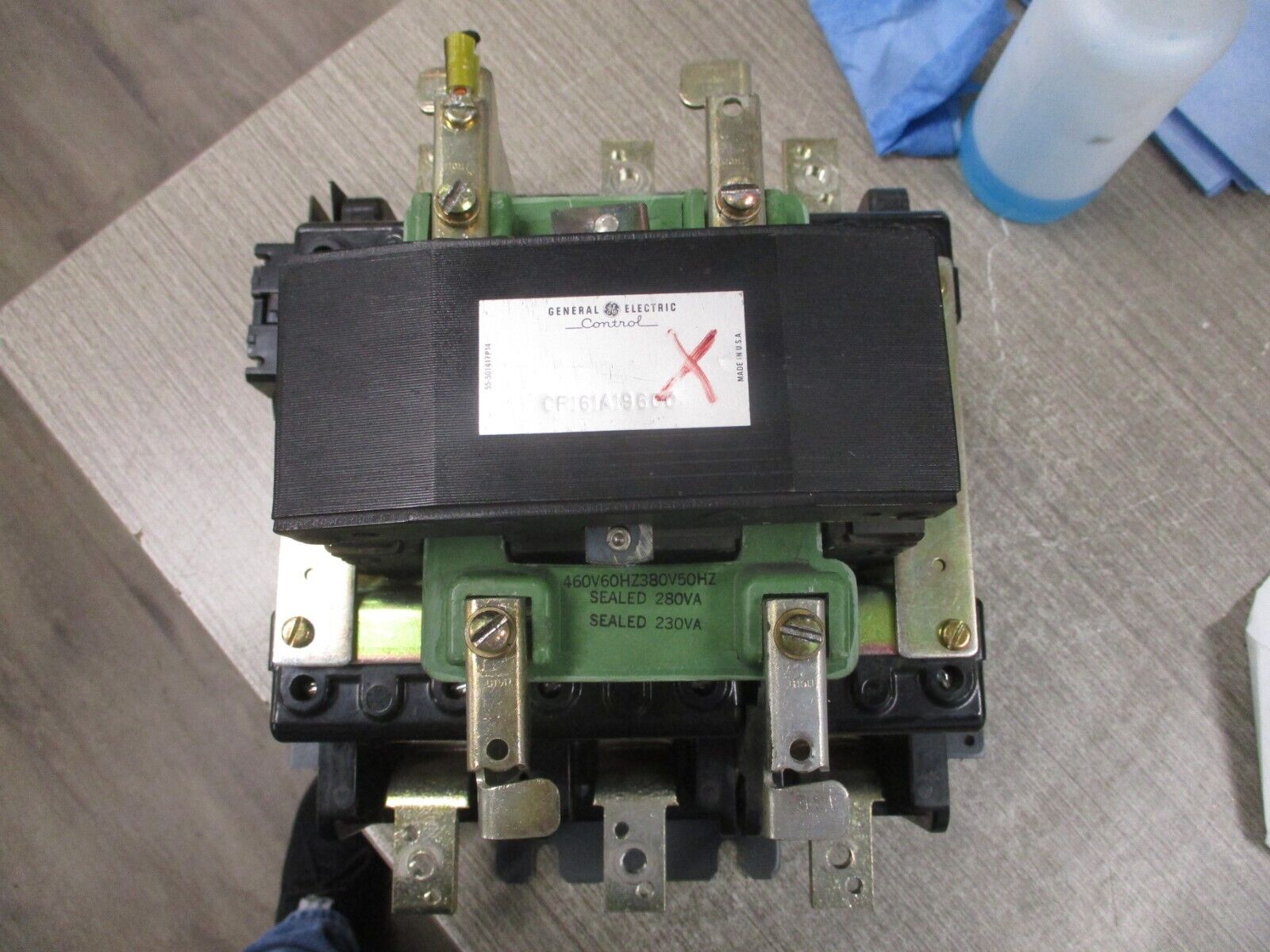 GE Contactor CR161A19600 460V Coil 3P  *Missing Terminal Screws* Used