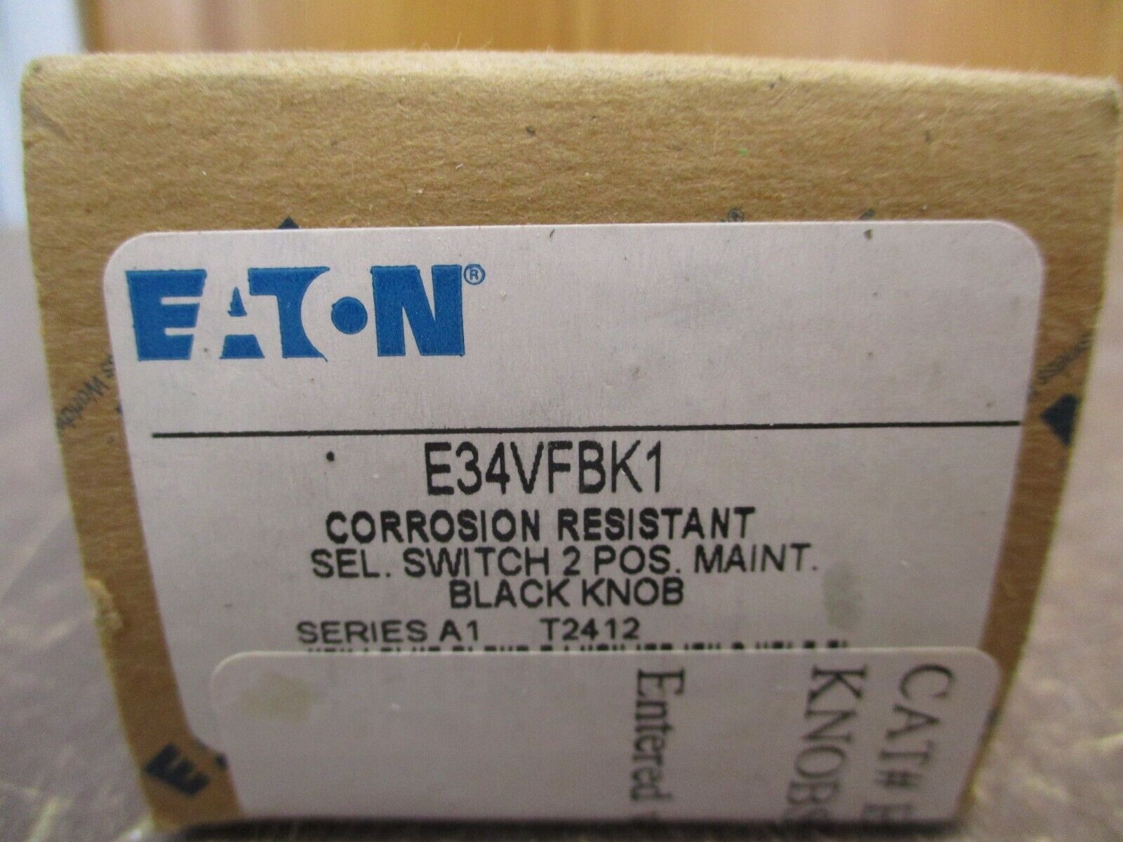 Eaton Selector Switch E34VFBK1 Ser. A1 2-Position Black Knob New Surplus