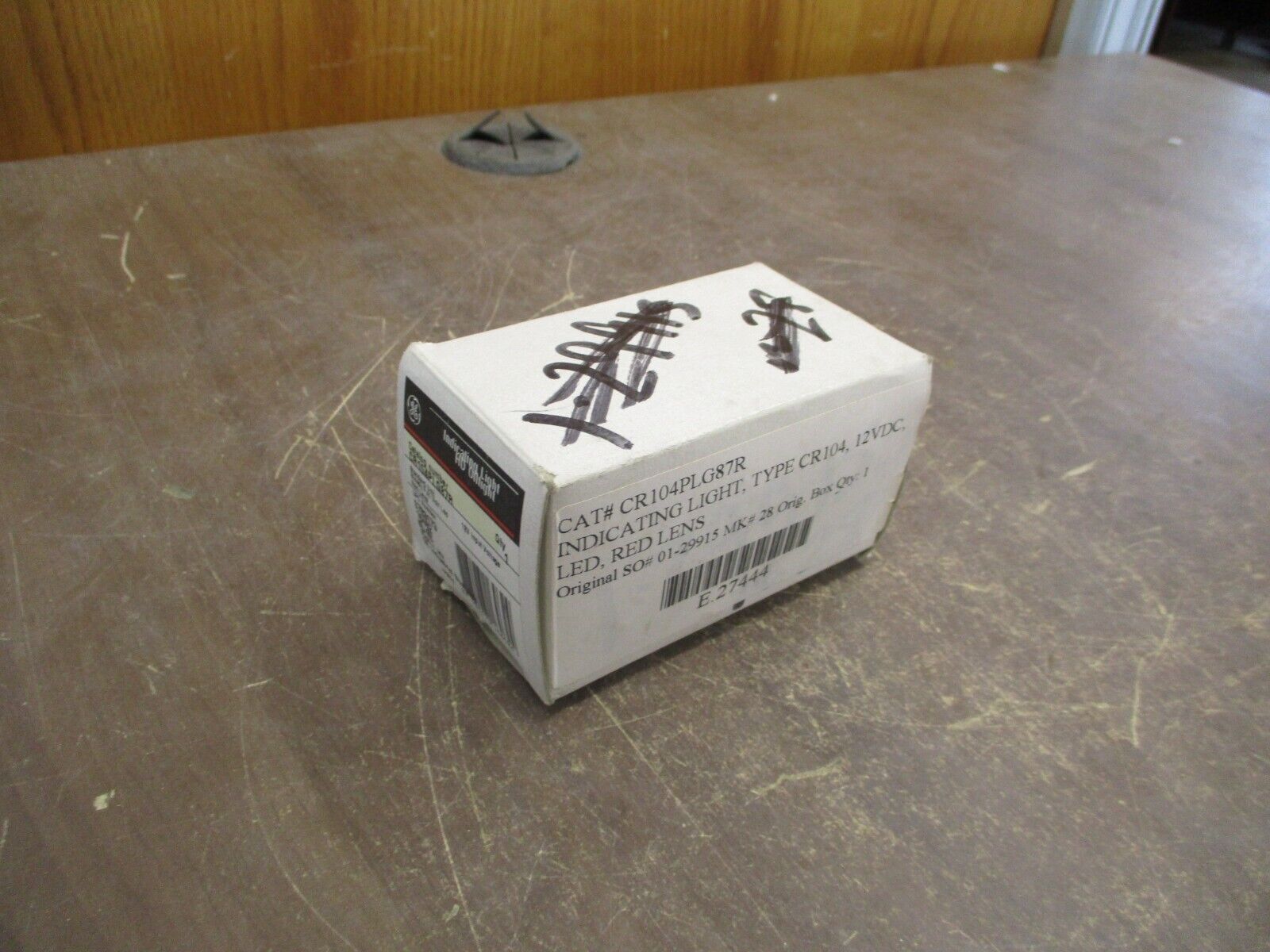 GE Indicator Light CR104PLG87R 12V Red Lens New Surplus