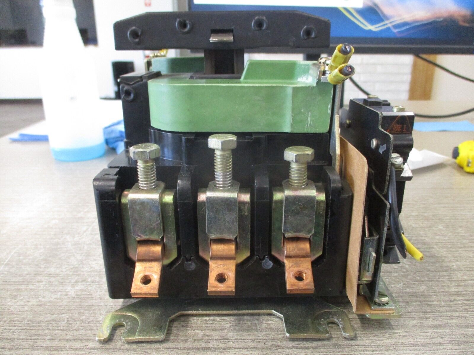 GE Contactor CR161A20700 460V Coil Used