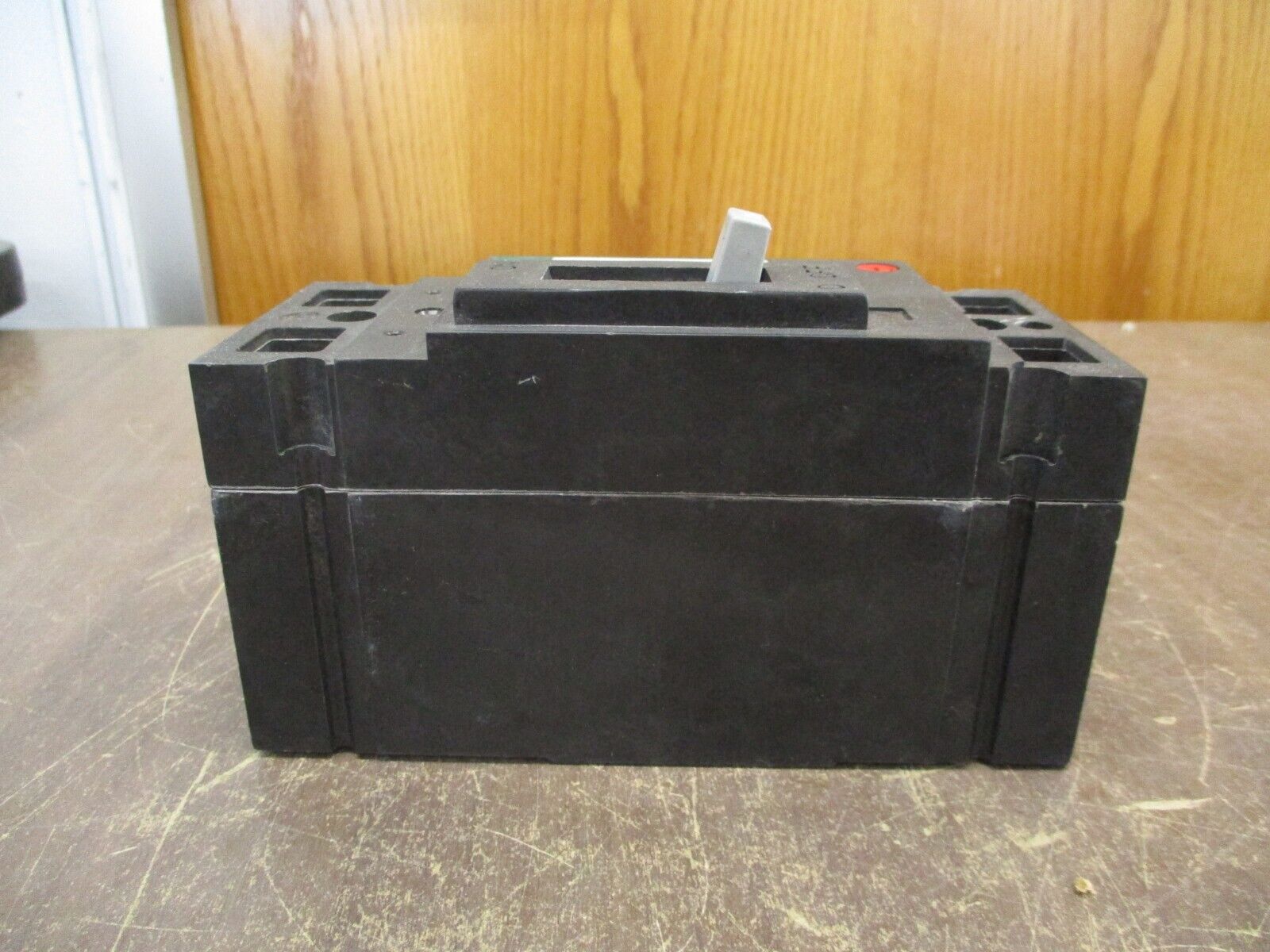 GE Circuit Breaker TEB122025 25A 240V 2P New Surplus