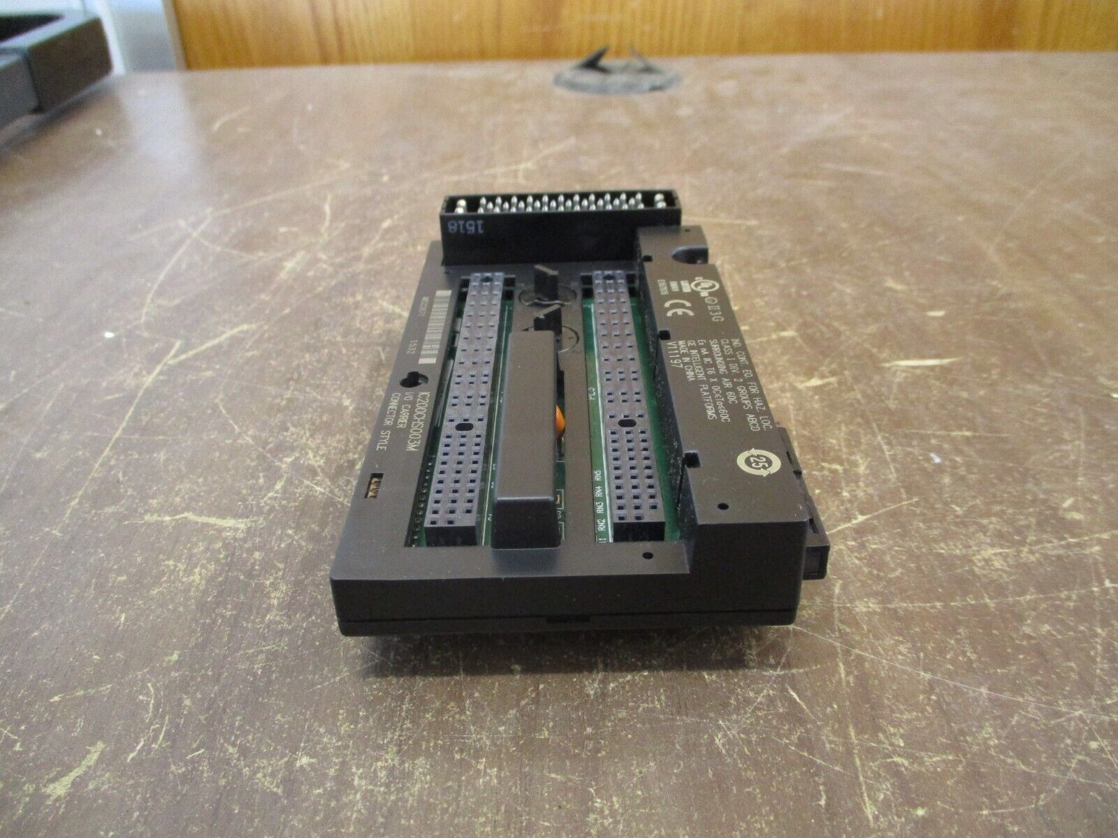 GE Fanuc I/O Carrier IC200CHS003M Connector Style Used