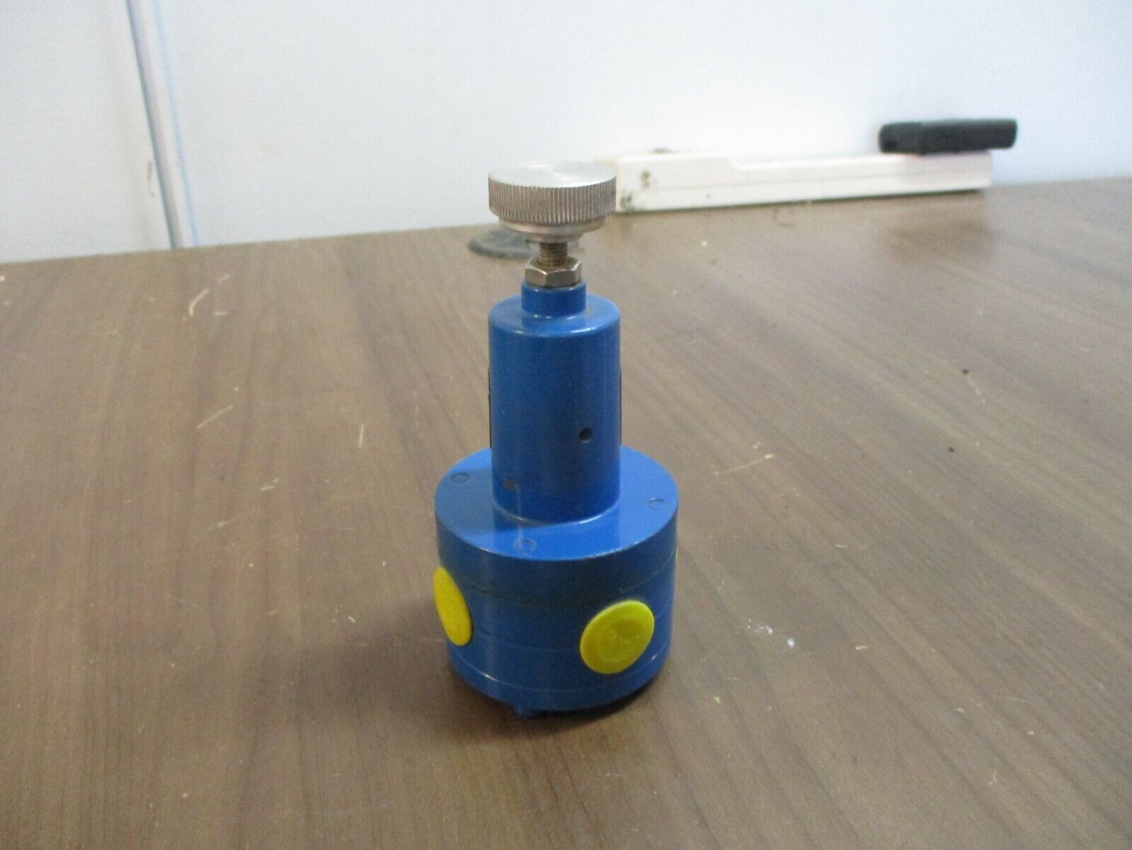 King Enigneering Regulator-Gauge 7842-1 150PSI Used