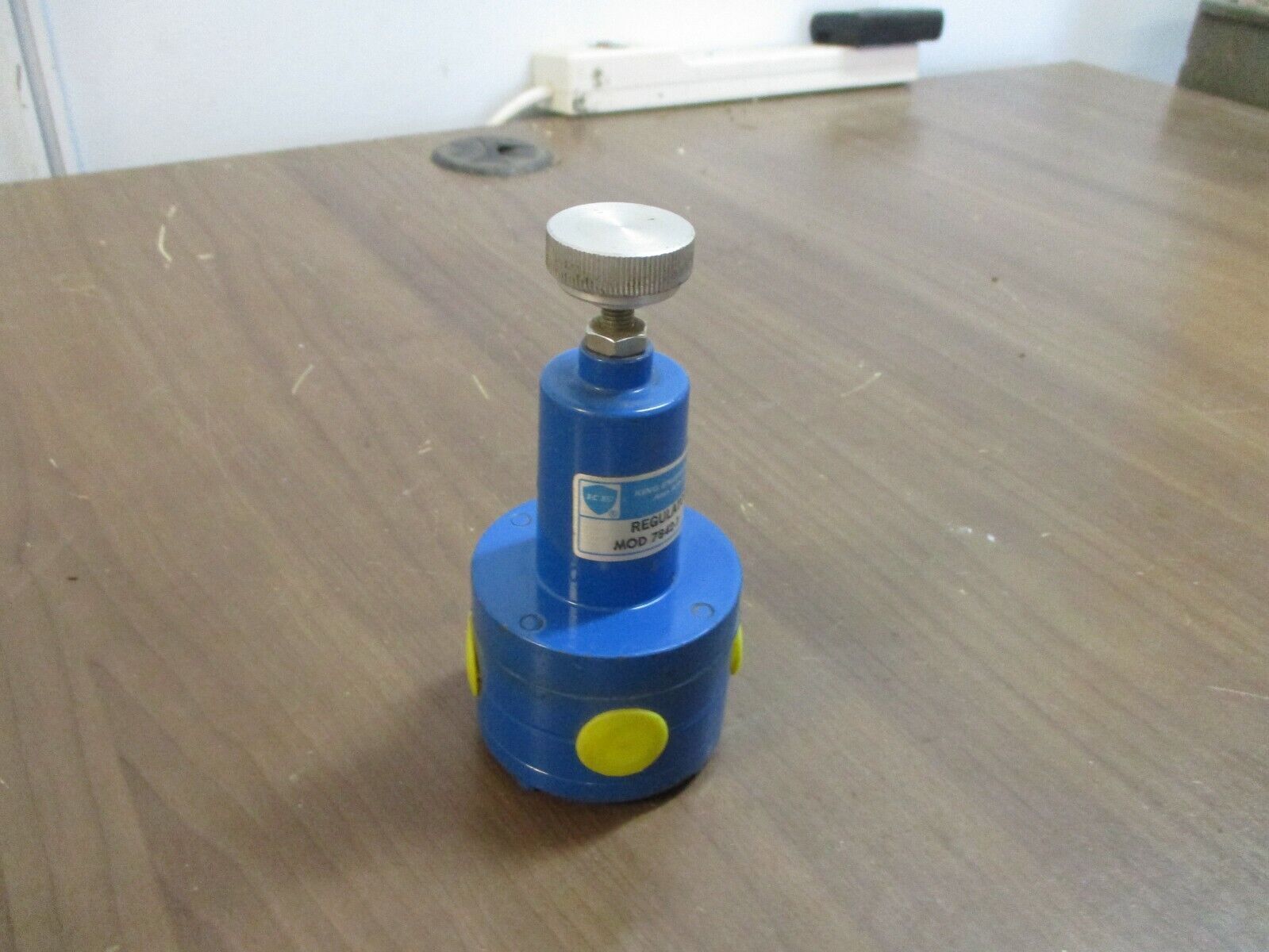 King Enigneering Regulator-Gauge 7842-1 150PSI Used