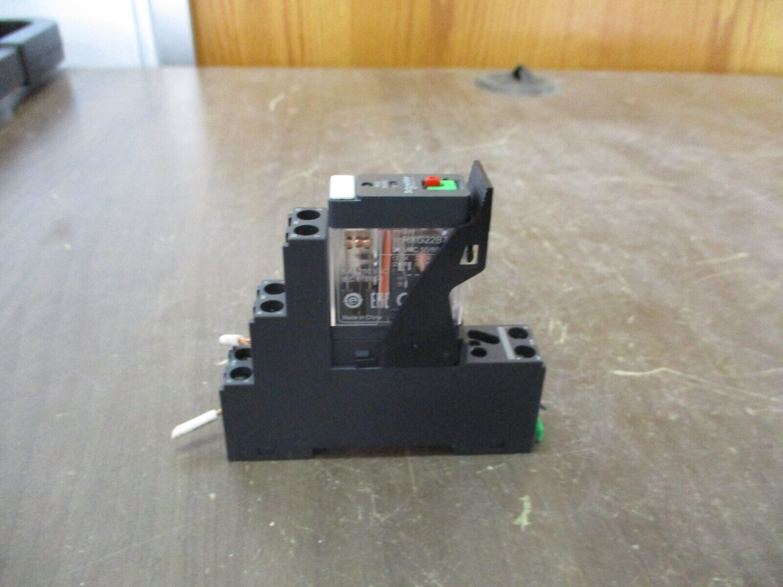 Schneider Electric Relay RXG22B7 24V Coil w/ Base Used