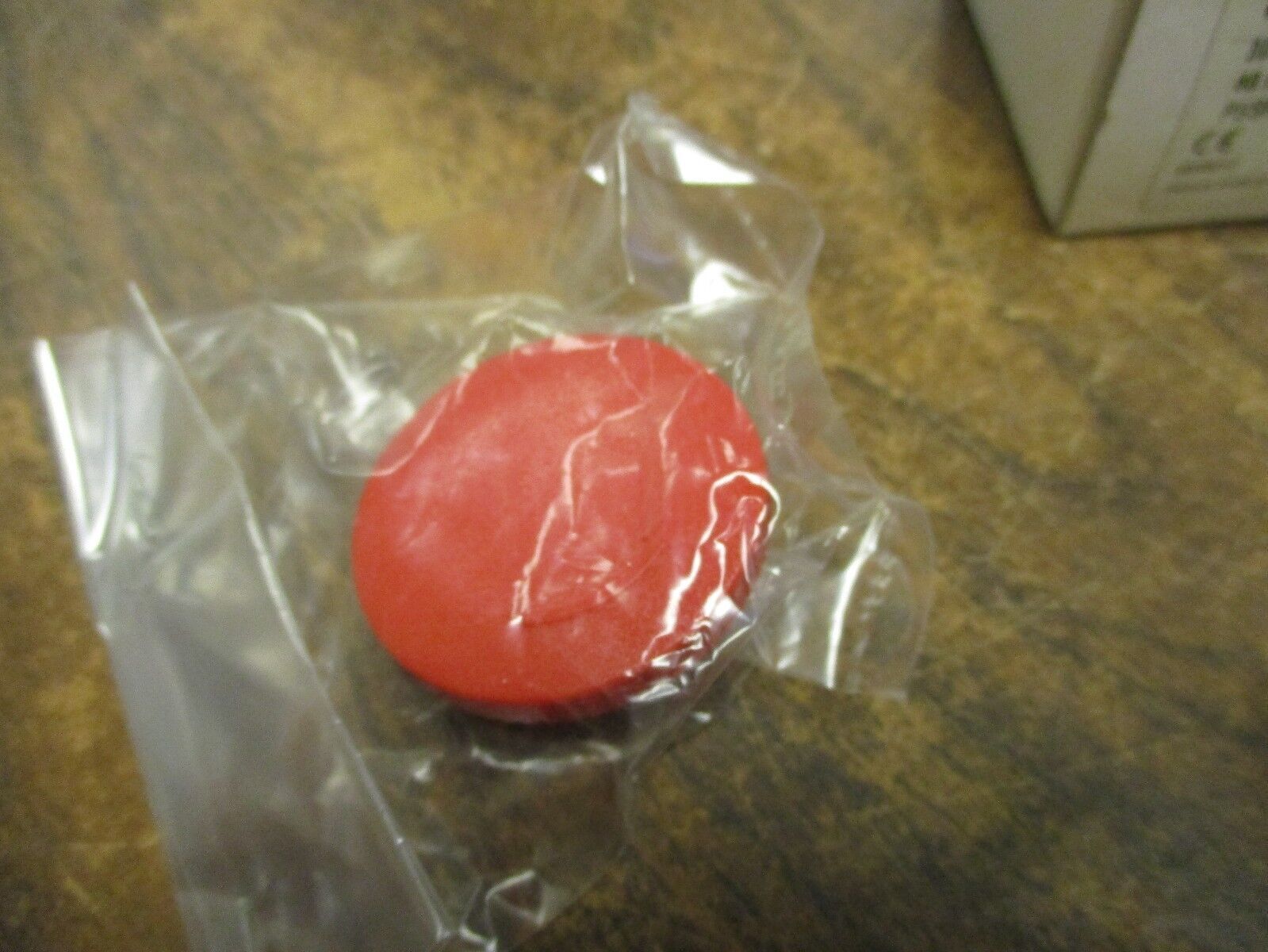 Siemens Red Mushroom Pushbutton 3SB03-K4R Push Lock-Twist Release New Surplus