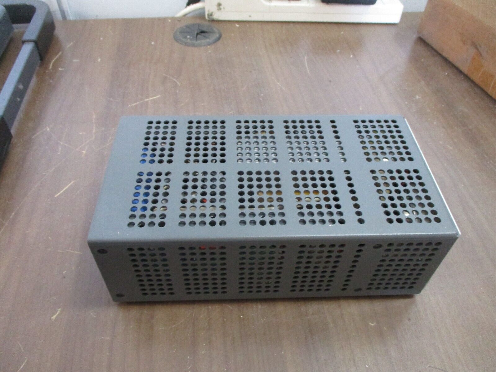 Lambda Regulated Power Supply LM C15 Input: 105-132V 55-65Hz Output: 15VDC