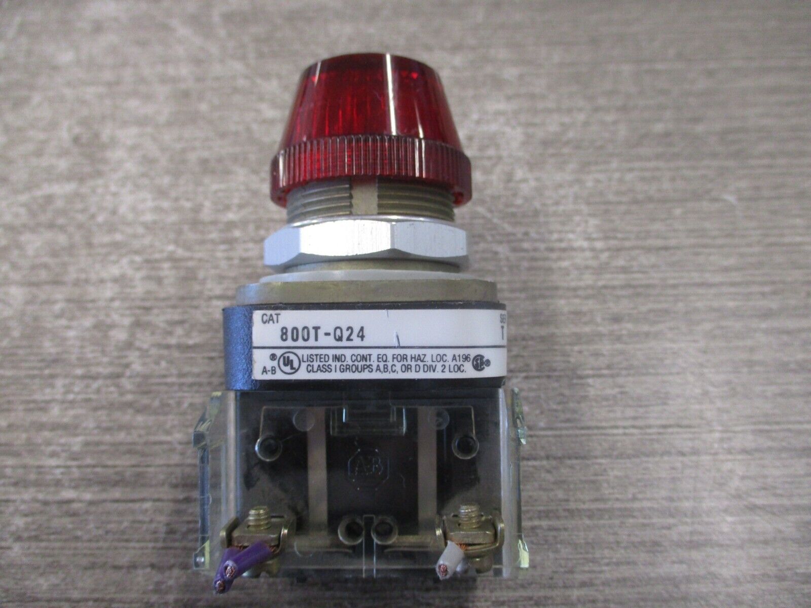 Allen-Bradley Pilot Light 800T-Q24 Ser. T Red 24V AC/DC Type 4,13 Used