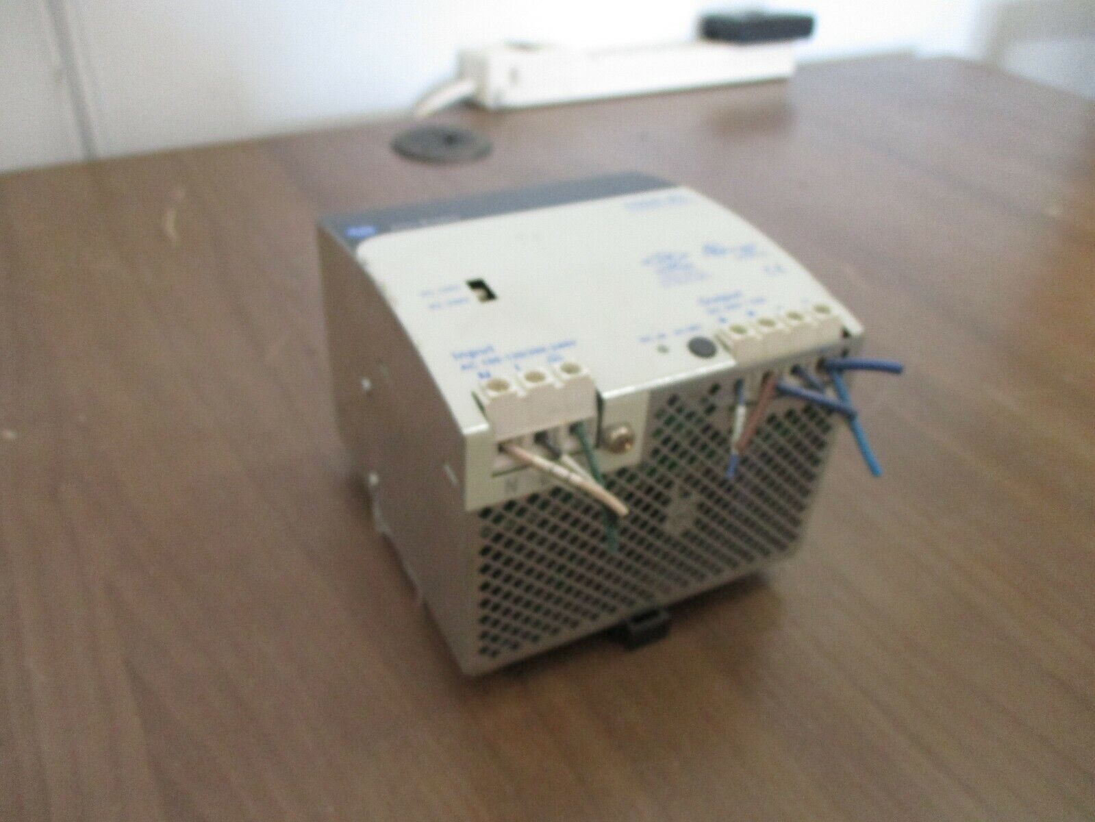 Allen-Bradley Power Supply 1606-XL240E Ser. A Input: AC 100-120/200-240V Used