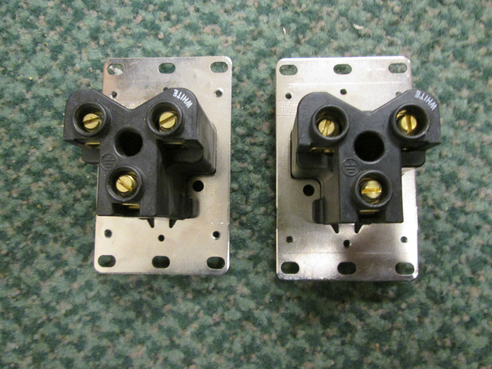 Hubbell Receptacle HBL9308 Flush Mount *Set Of 2* Used