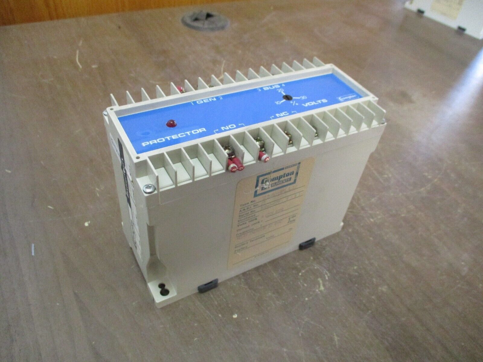 Crompton Protector Relay 256-PLLU-PQBX 120V 60Hz Used