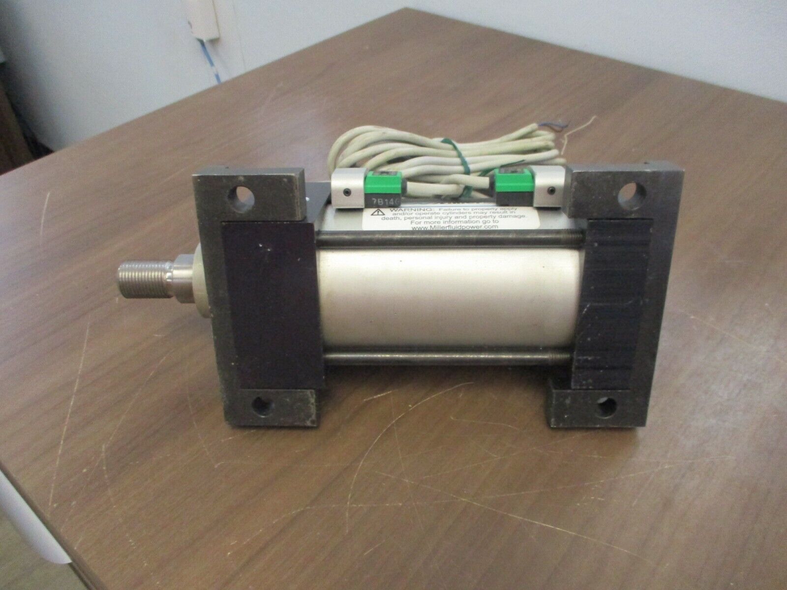 Miller Series AL Air Cylinder AL-72B2B-02.50-3.000-0100-N11A2-0 200PSI Used