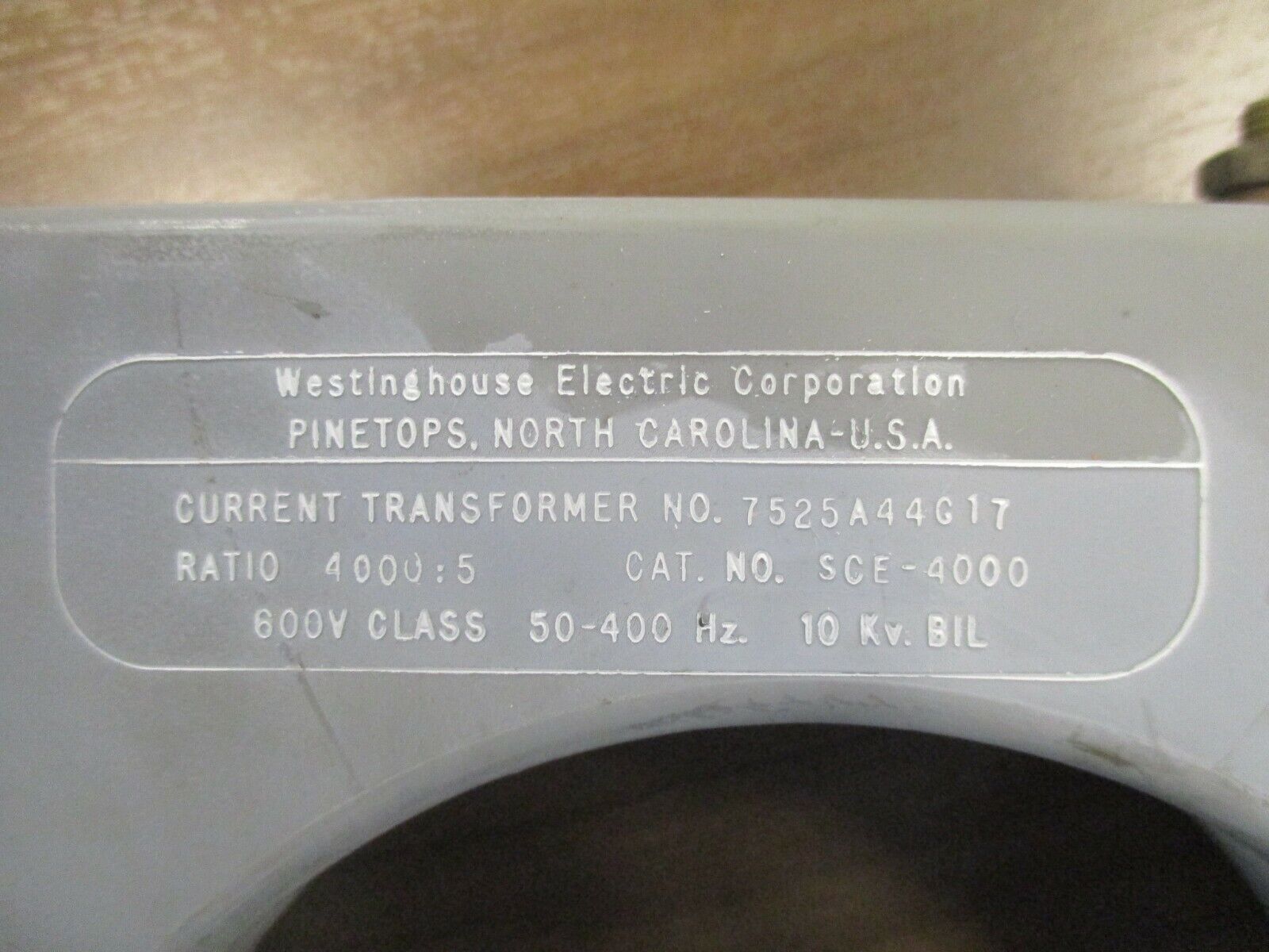 Westinghouse SCE-4000 Current Transformer 7525A44G17 Ratio 4000:5A 600V Used