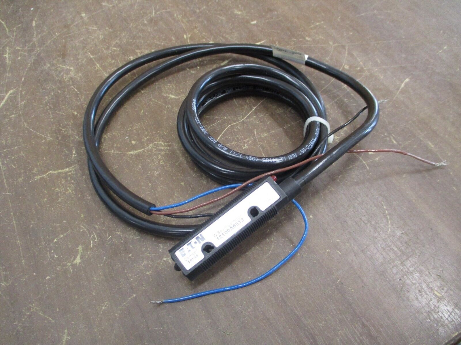 Eaton Photoelectric Sensor 12100A6513 Tubular Housing 2m Length 20-264VAC