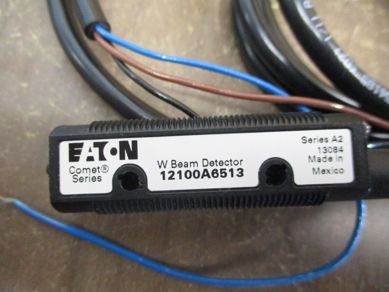 Eaton Photoelectric Sensor 12100A6513 Tubular Housing 2m Length 20-264VAC