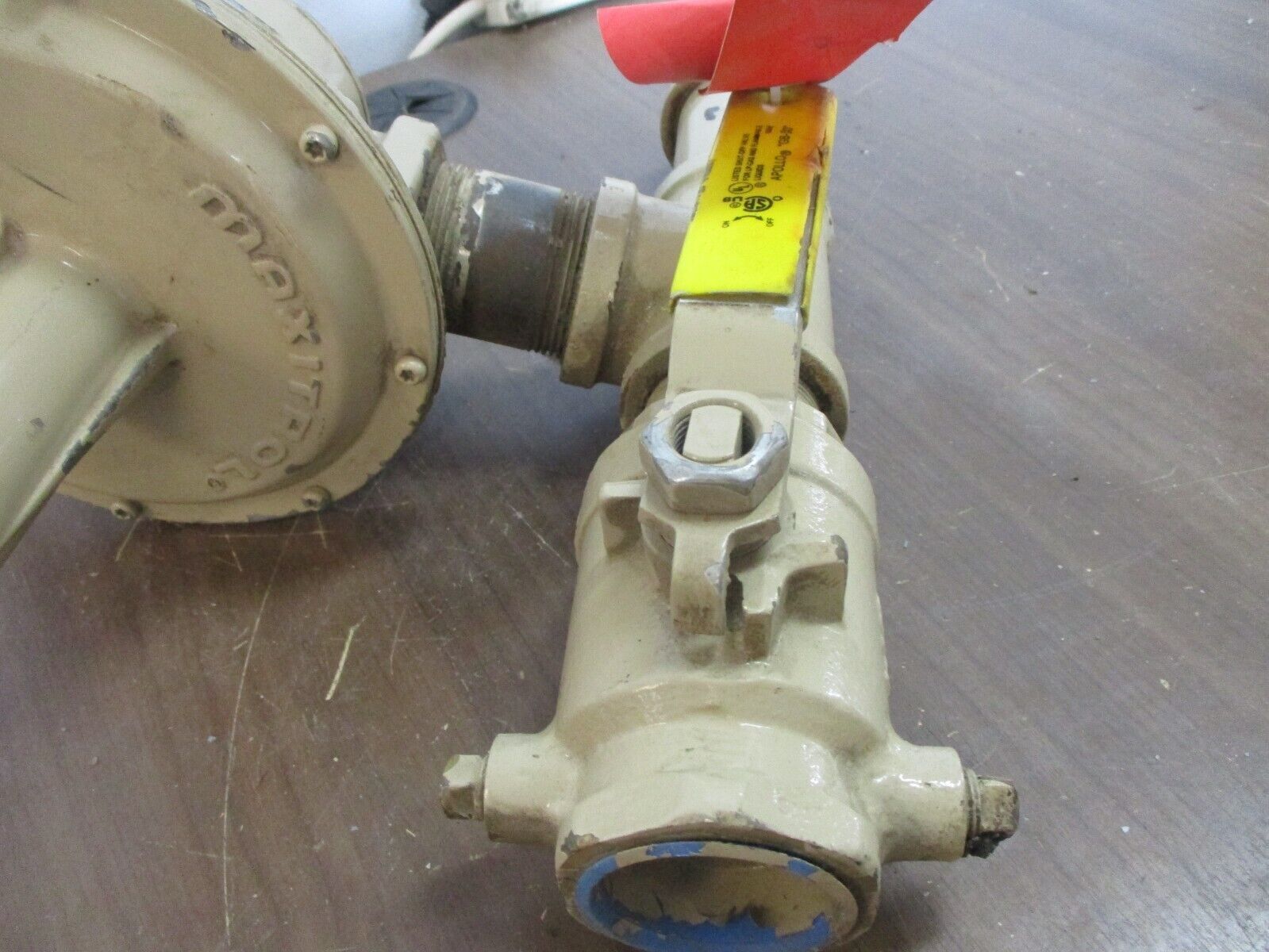 Maxitrol Regulator RV81 w/ GB-50 Valve Used