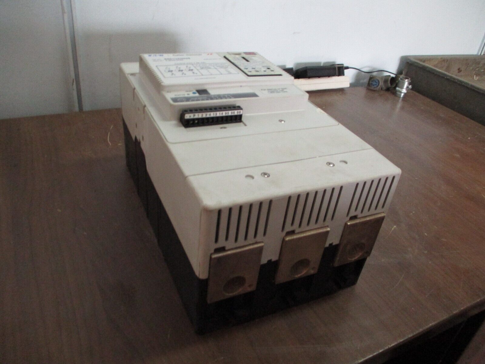 Eaton S801 Soft Start S801U42N3S S/W Rev. 02 450HP 420A 600V 3Ph 47-63Hz Used