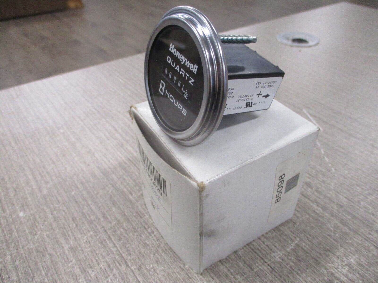 Honeywelll Hour Meter 85098 12-60VDC New Surplus