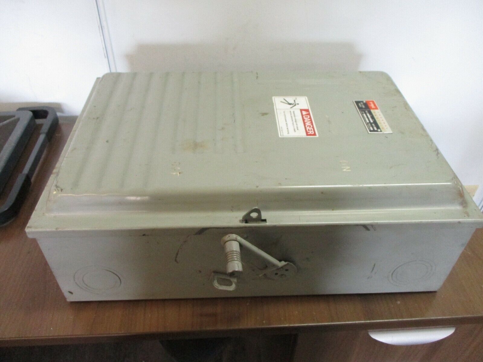 FPE Fusible Safety Switch/Disconnect 3232 200A 240V Poles: 4SN Used