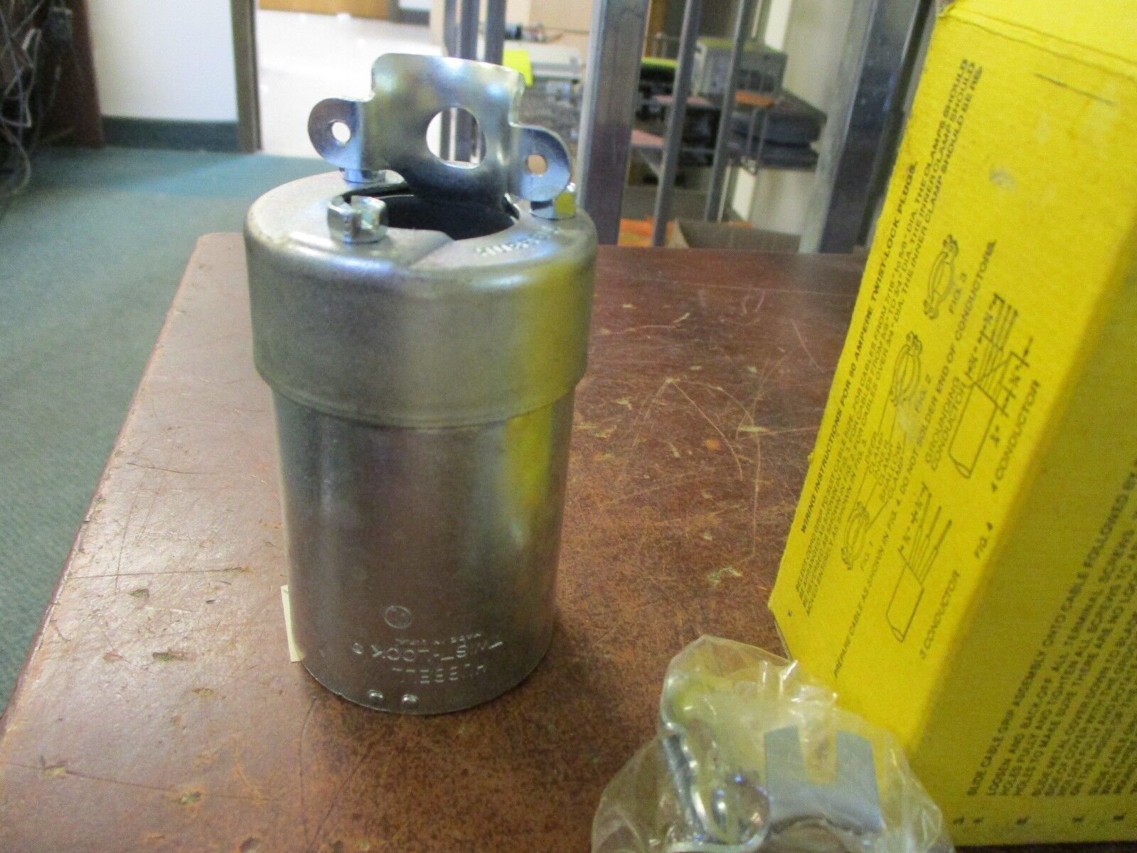 Hubbell Twist-lock plug 3765 50A 600V New Surplus