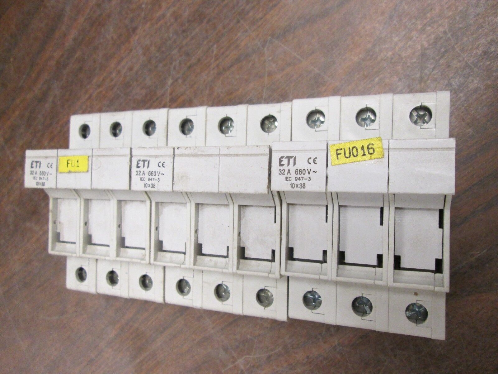 ETI Fuseholder LR 106309 3P 600VAC 30A Lot of 3 Used