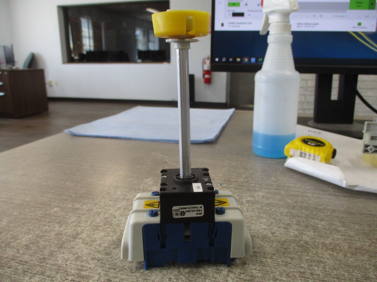 Kraus & Naimer Disconnect Switch KG64 60A 600V *No Handle* *Broken Din Rail *