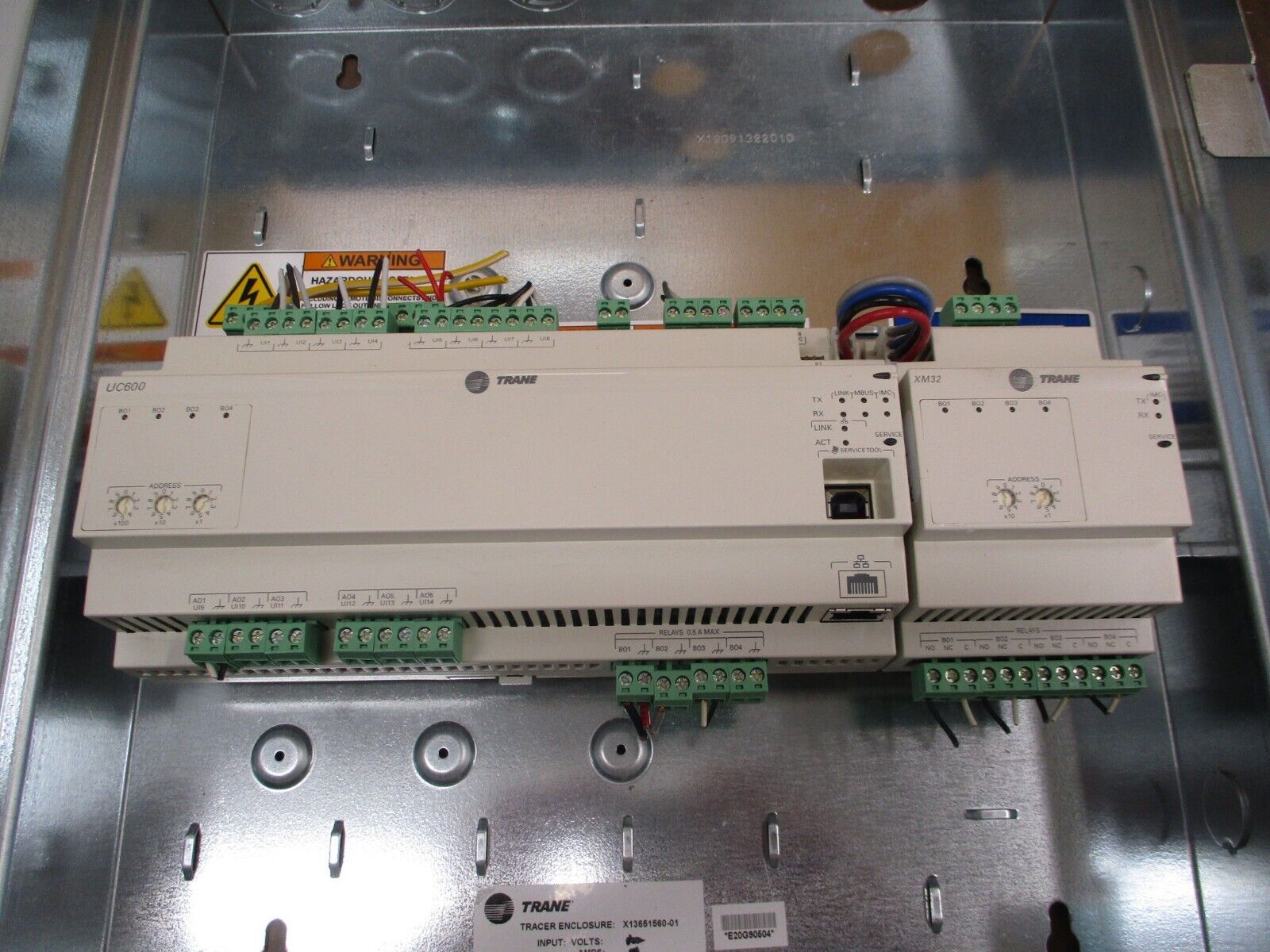 Trane Tracer Control Unit X13651560-01 Output: 24VAC *One Door Magnet* Used