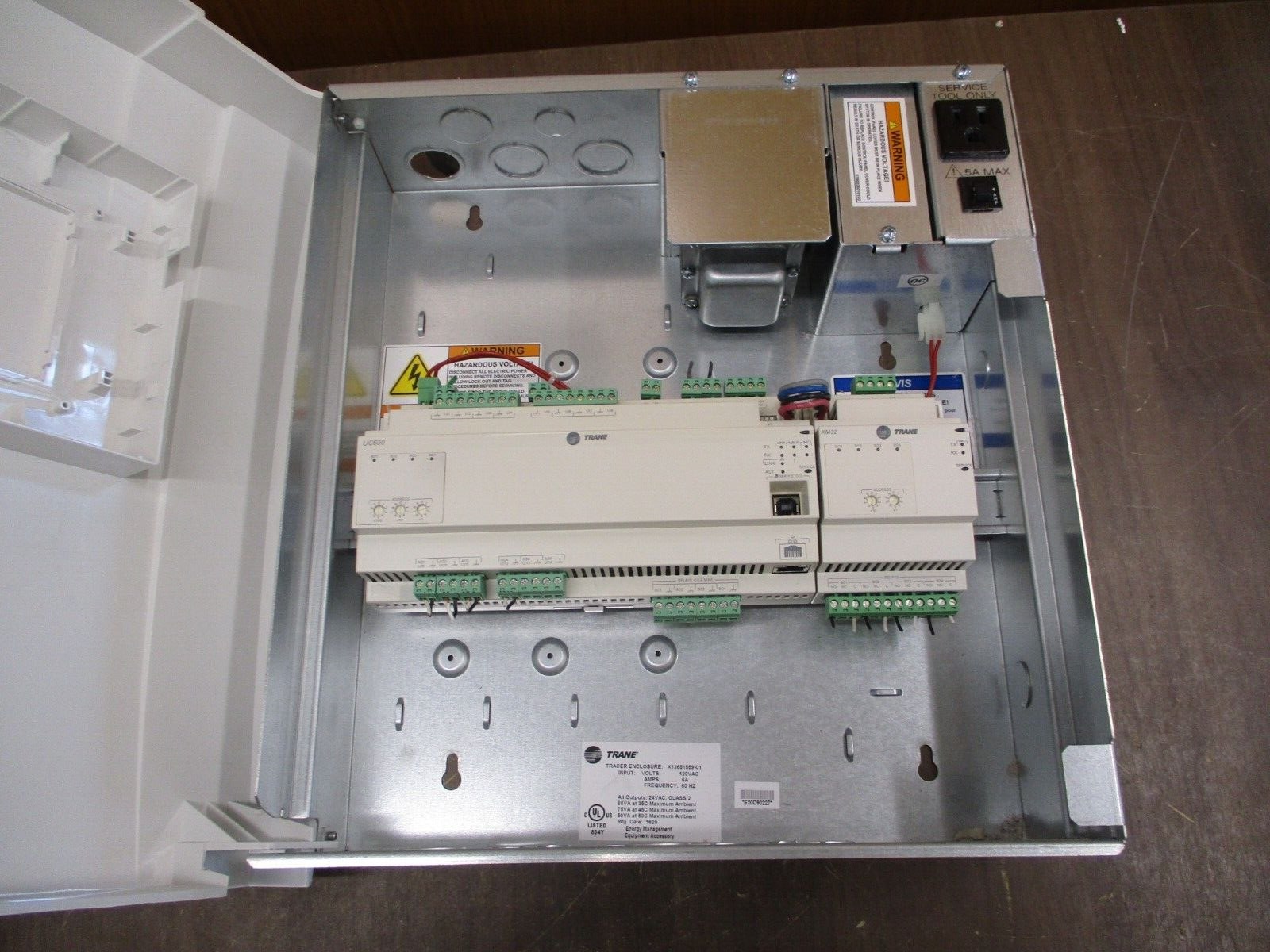 Trane Tracer Control Unit X13651559-01 Output: 24VAC *One Door Magnet* Used
