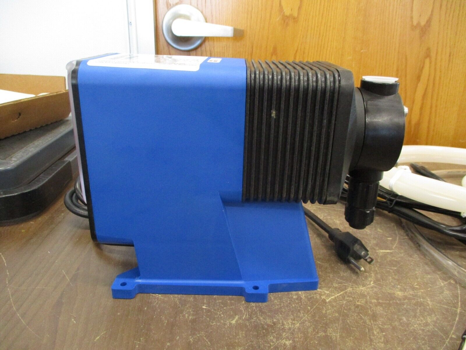 Pulsatron Electronic Metering Pump LME4TA-KTC3-130 44GPD/7.0LPH 115V 0.60A