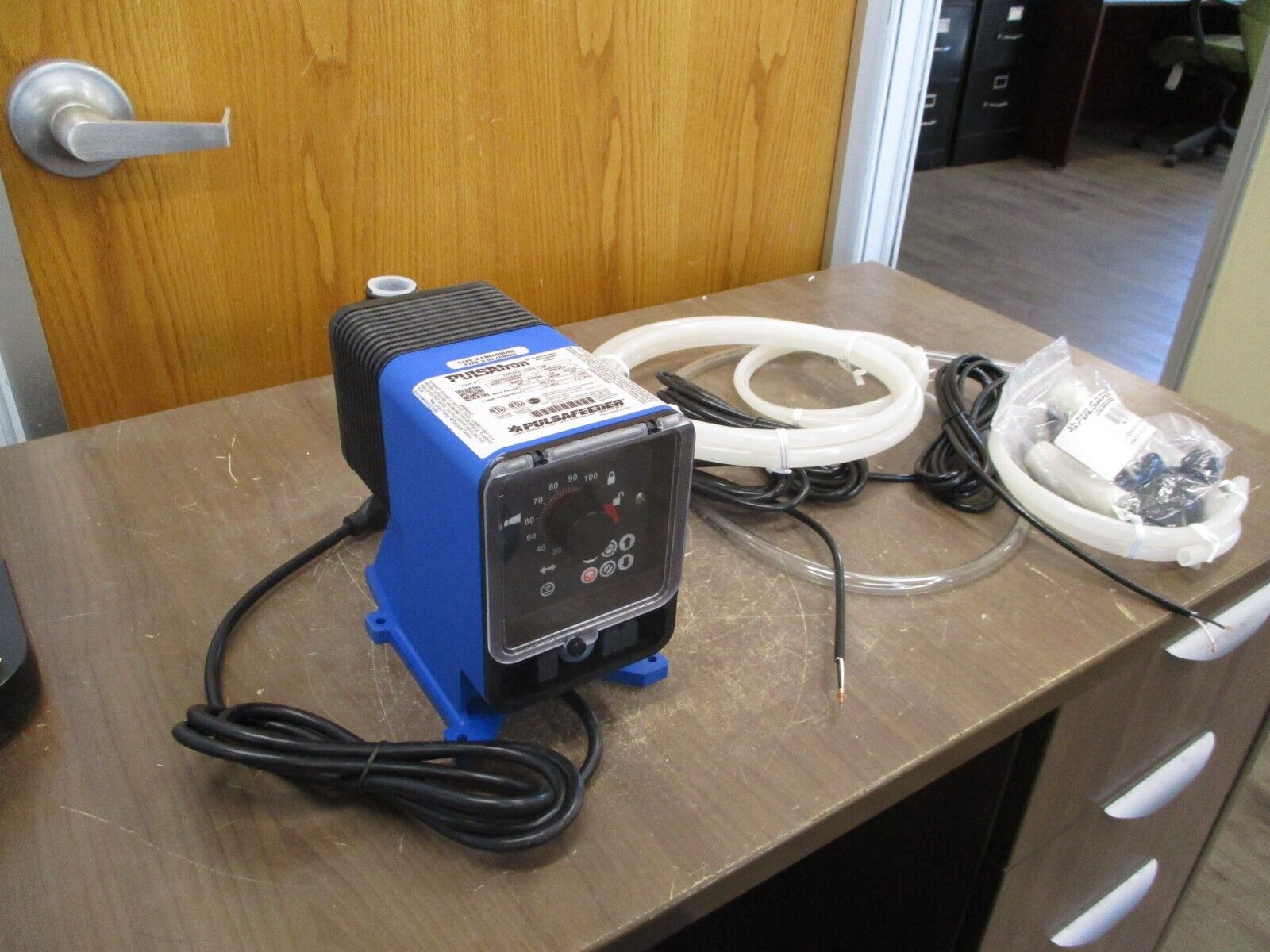 Pulsatron Electronic Metering Pump LME4TA-KTC3-130 44GPD/7.0LPH 115V 0.60A