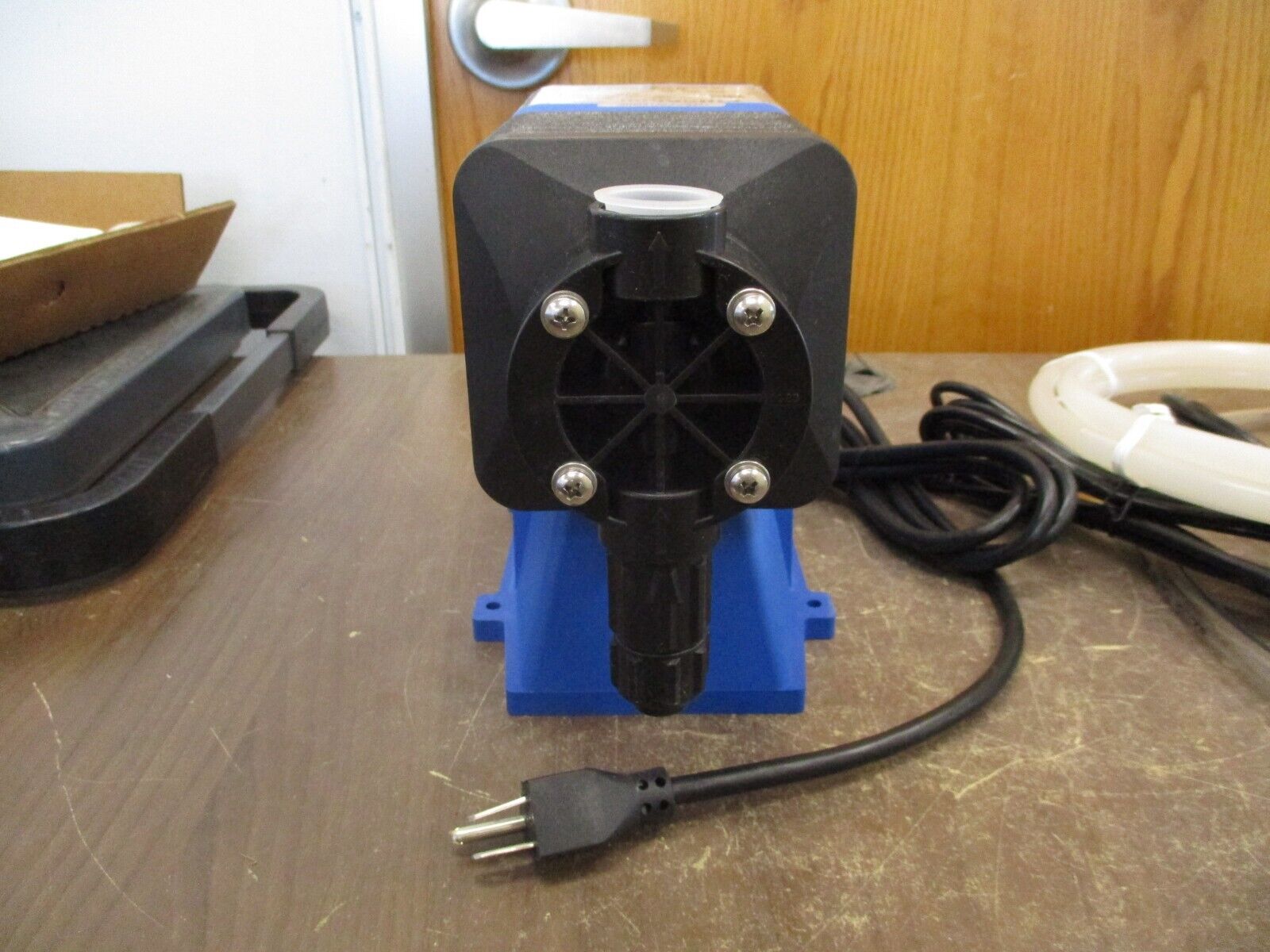 Pulsatron Electronic Metering Pump LME4TA-KTC3-130 44GPD/7.0LPH 115V 0.60A