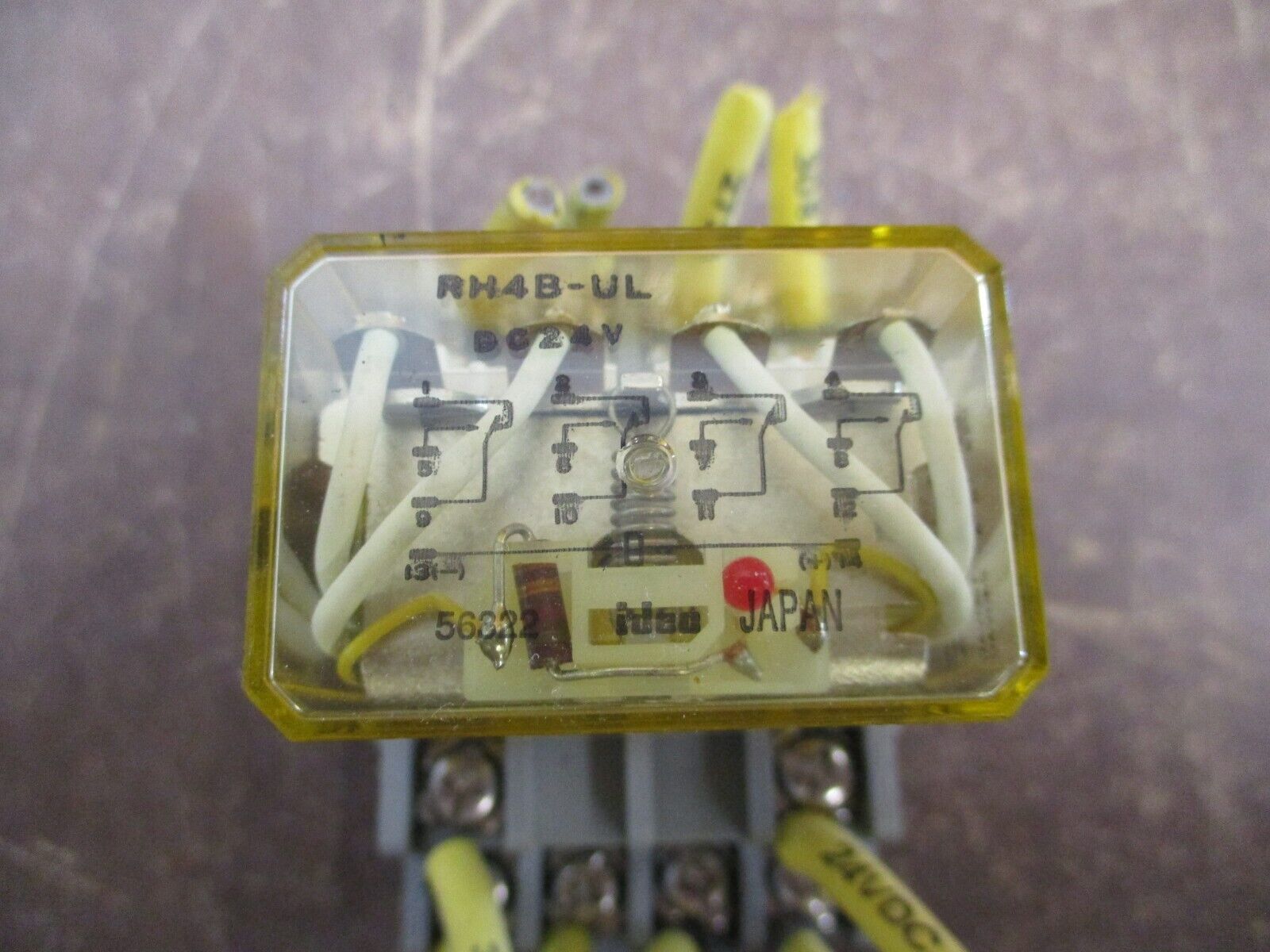 IDEC Relay w/ Base RH4B-UL 24VDC *Lot of 2* Used