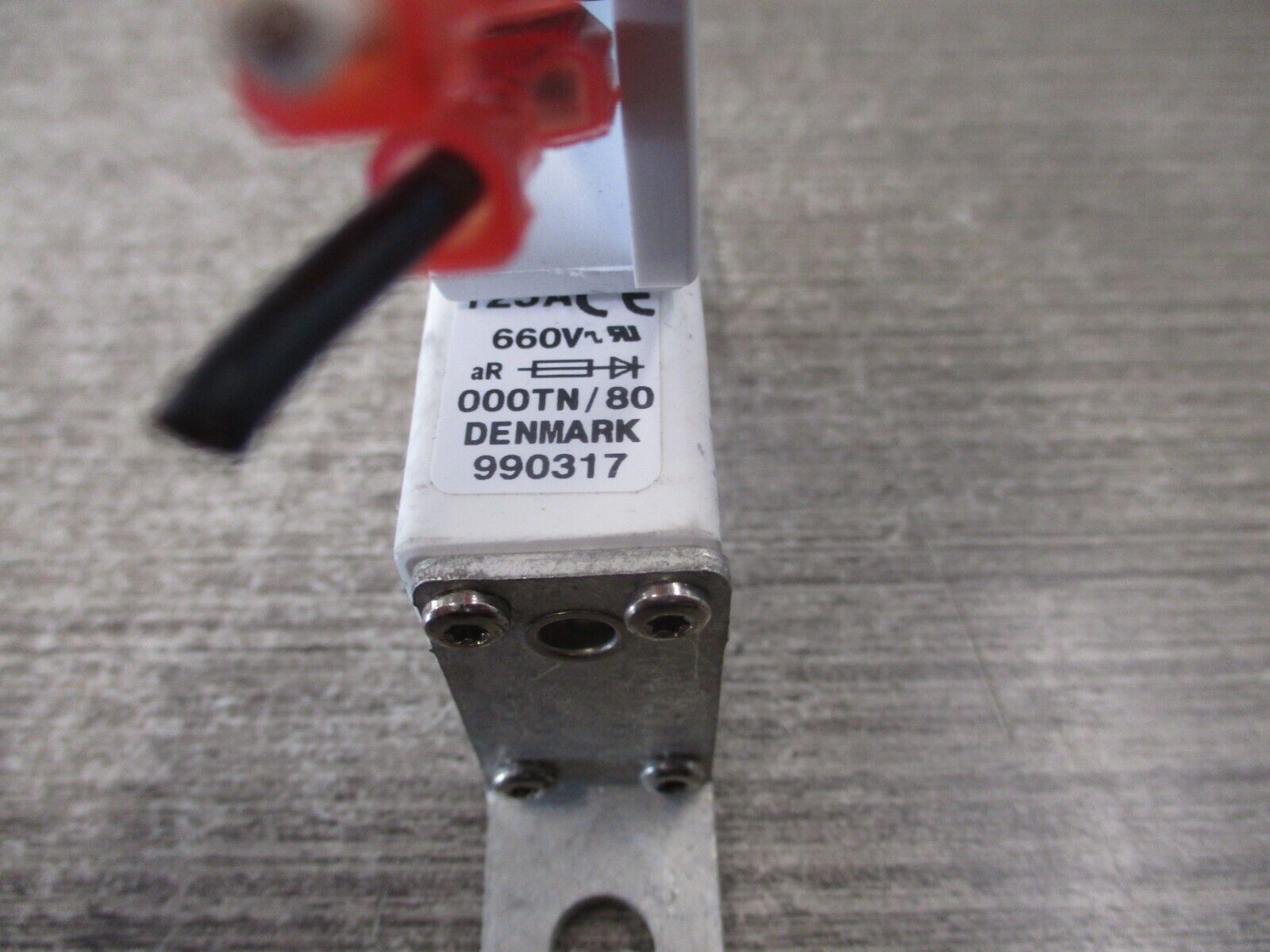 Bussmann Fuse 170M1418 125A 660V W/Aux Contact Used