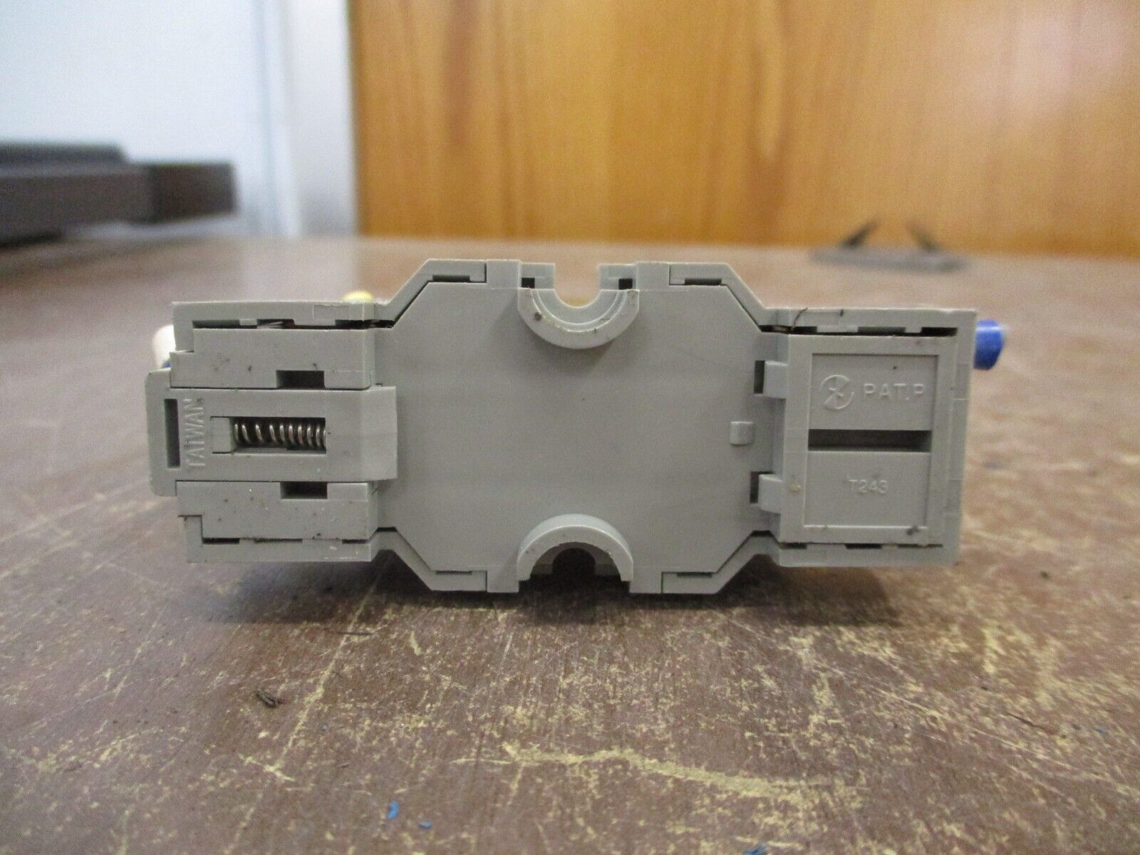 IDEC Relay w/ Base RH2B-UL 24VDC *Lot of 2* Used