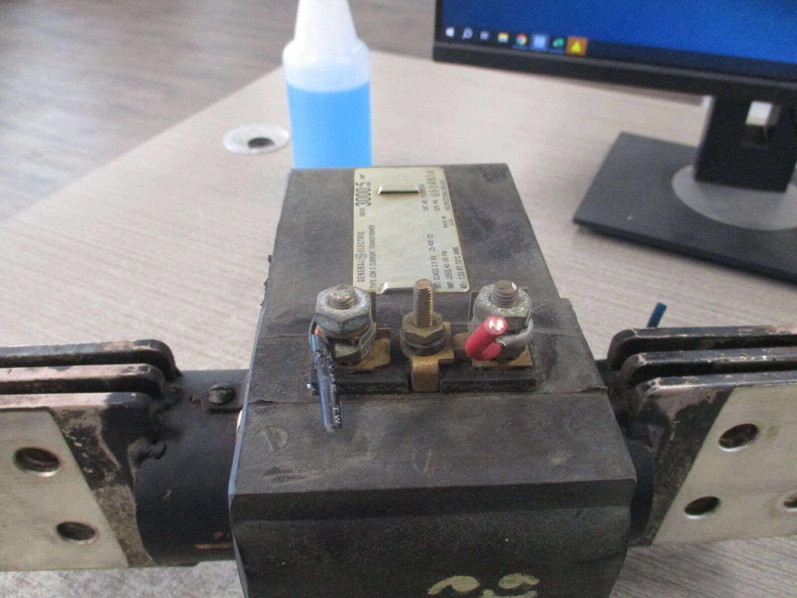 GE Type JCM-2 Current Transformer 752X20G10 Ratio 3000:5A 2.5kV 25-400Hz Used