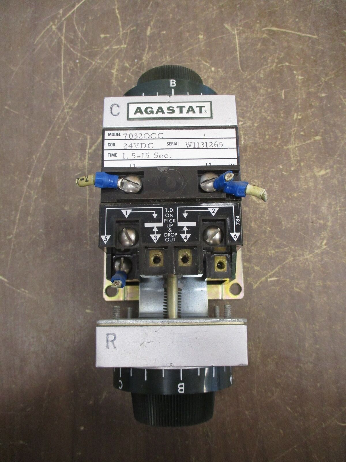 Agastat Timer 70320CC 24VDC Coil Time: 1.5-15 Sec *Chipped Insulator* *Missing (