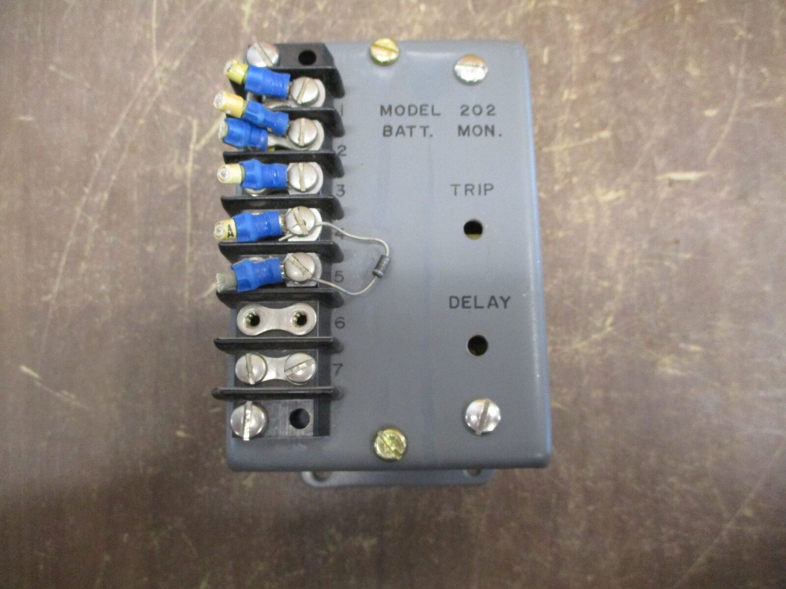 Russelectric Battery Monitor 200/202 *Missing (2) Terminal Screws* Used