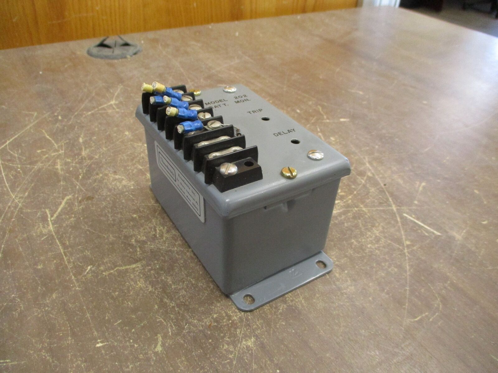 Russelectric Battery Monitor 200/202 *Missing (4) Terminal Screws* Used