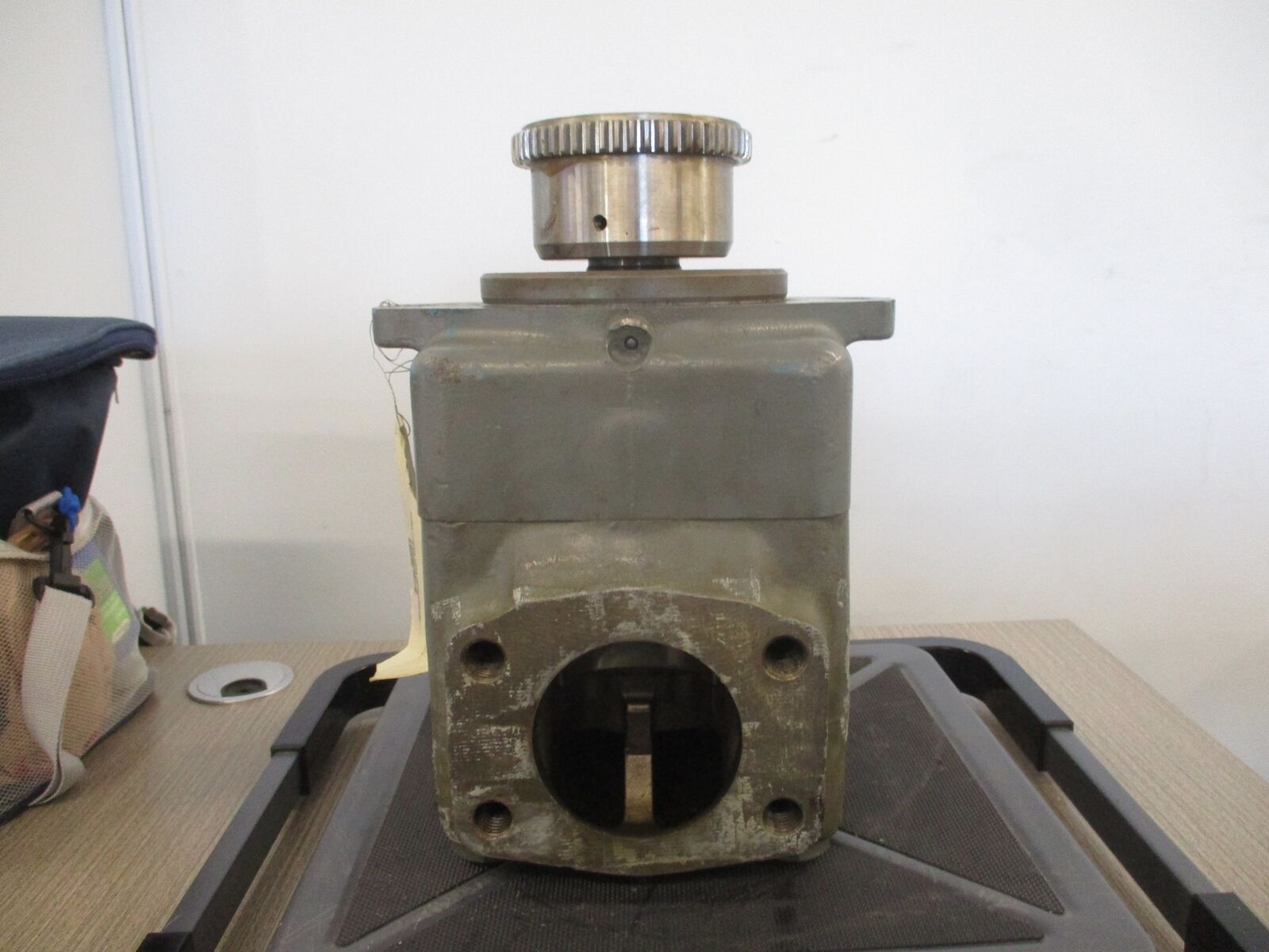 Vickers Hydraulic Vane Pump 45VQ42A86A20 Pressure: 2500 Flow: 65.92 2200 RPM Use