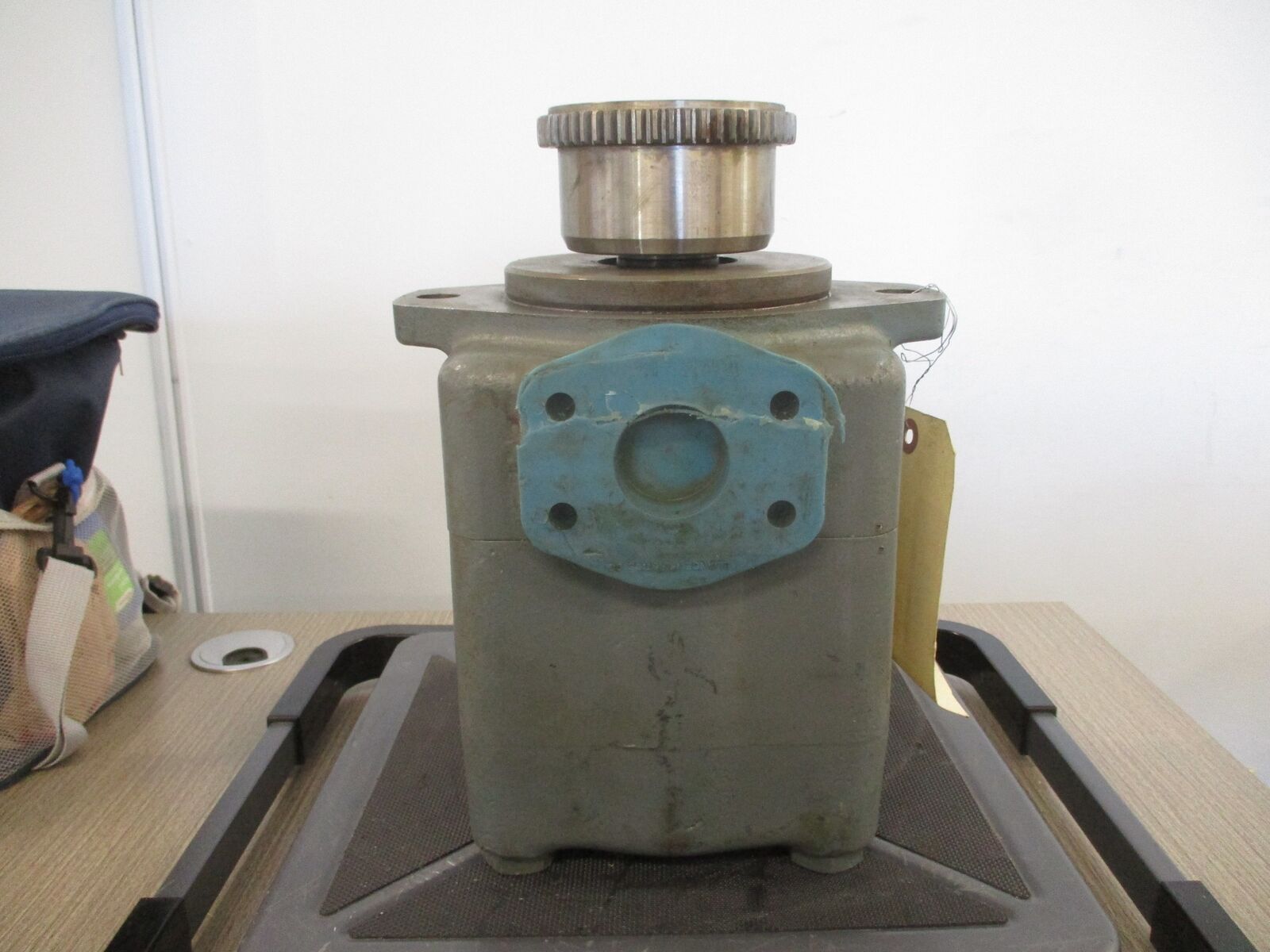 Vickers Hydraulic Vane Pump 45VQ42A86A20 Pressure: 2500 Flow: 65.92 2200 RPM Use