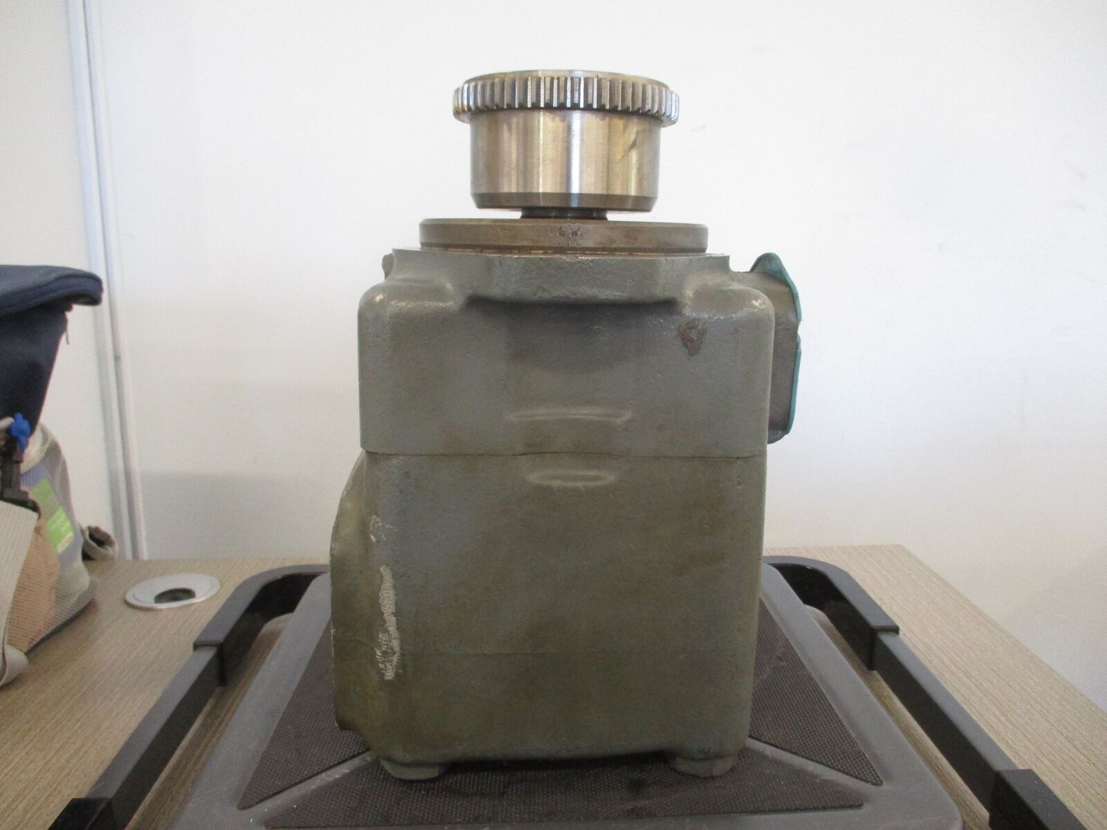 Vickers Hydraulic Vane Pump 45VQ42A86A20 Pressure: 2500 Flow: 65.92 2200 RPM Use
