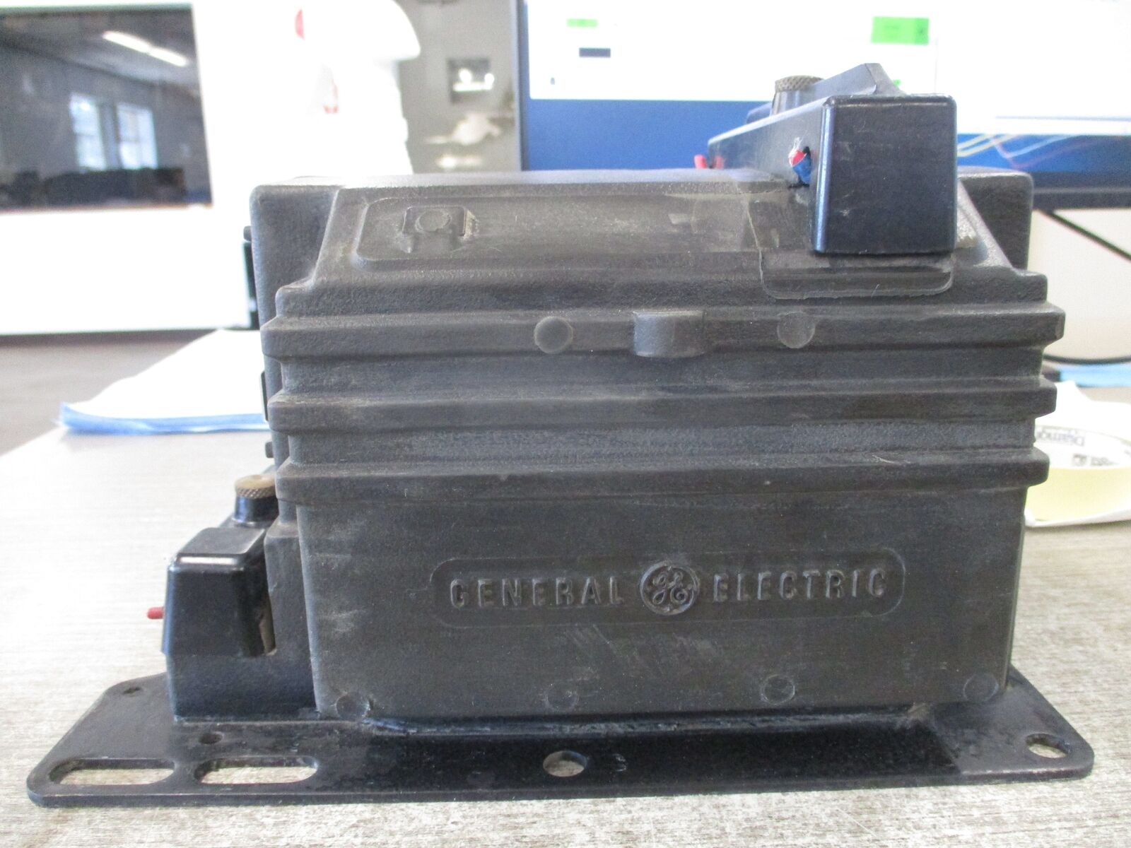 GE Type JVP-1 Potential Transformer 761-30G8 Pri: 300V Ratio 2.5:1 60Hz 30 kV BI