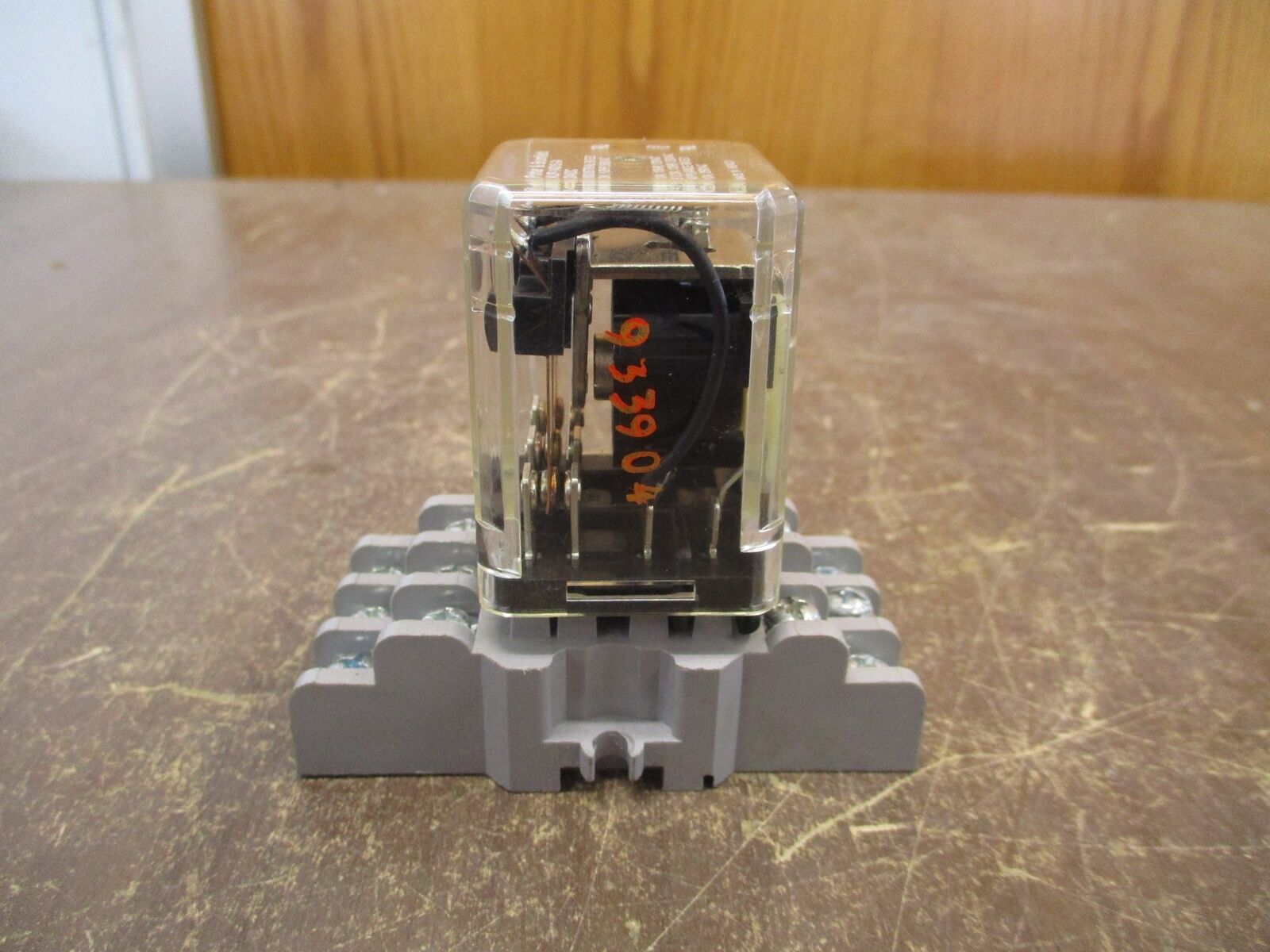 Potter & Brumfield Relay KUP-14D15-24 24VDC Coil w/ Base *Lot of 2* Used