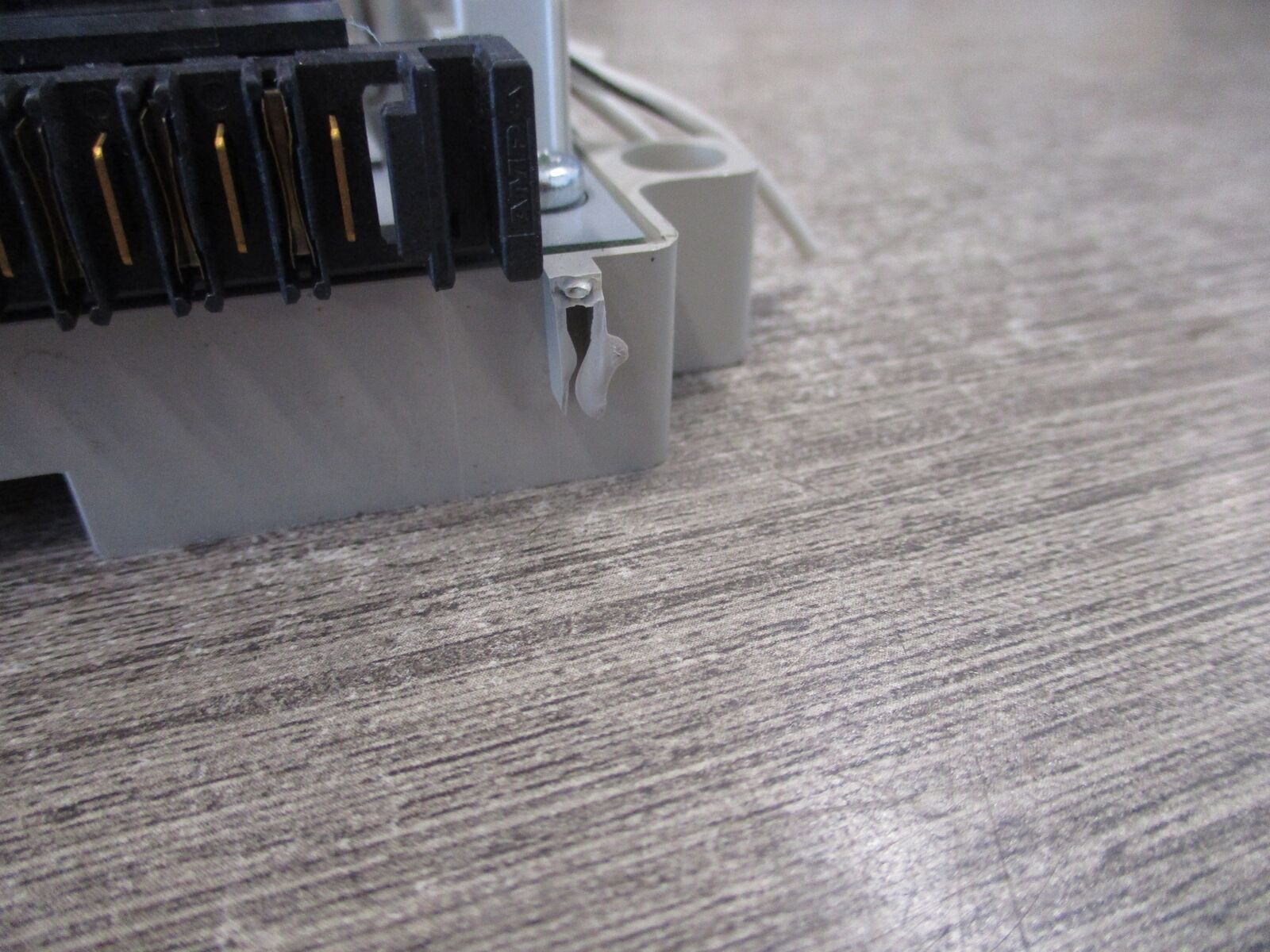 Emerson Ovation Relay Assembly 5A26458G05 Rev. 09 *Loose mount* *Broken Clip* Us