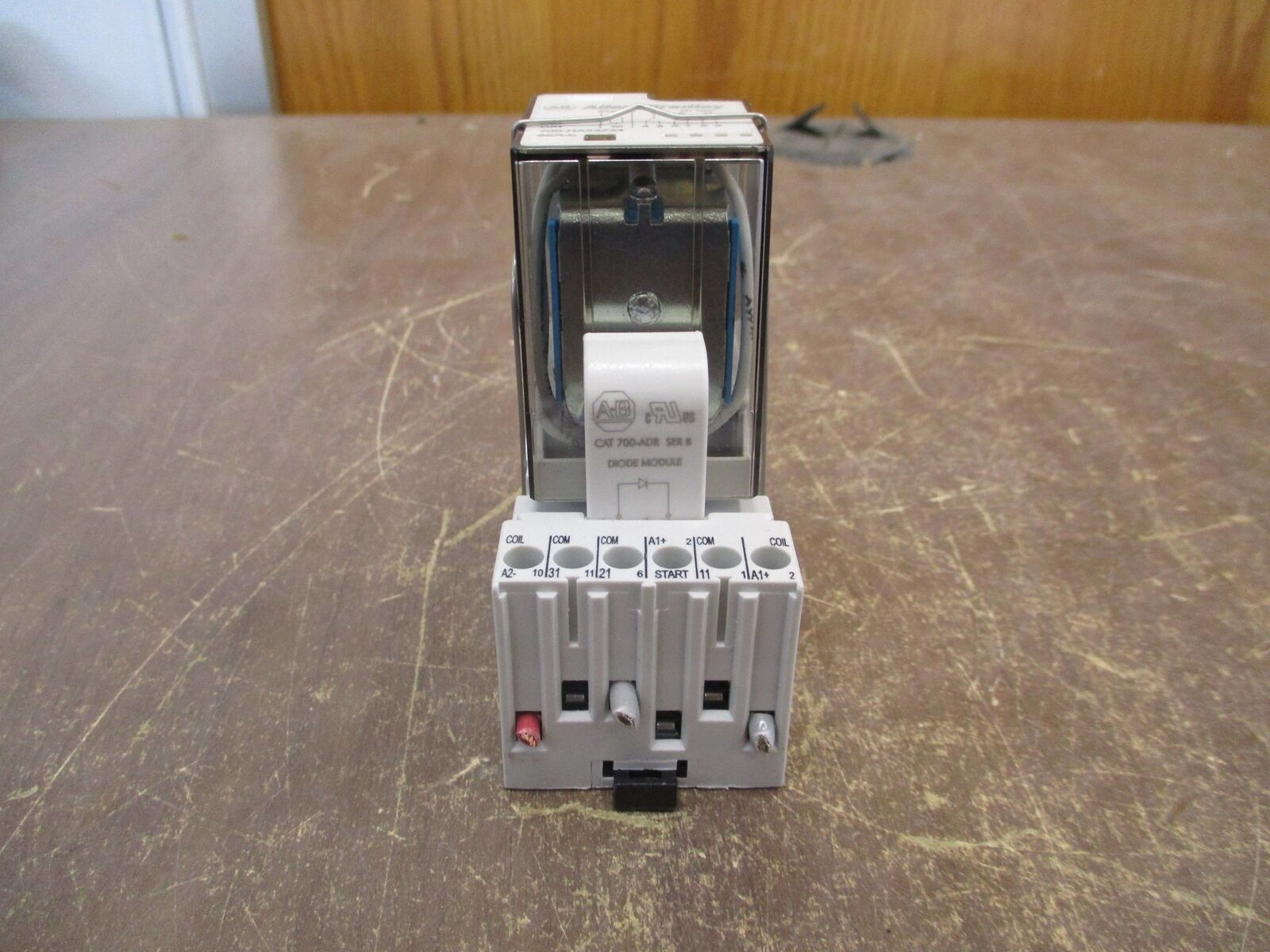 Allen-Bradley Relay 700-HA33Z24 24VDC Coil w/ Base Used