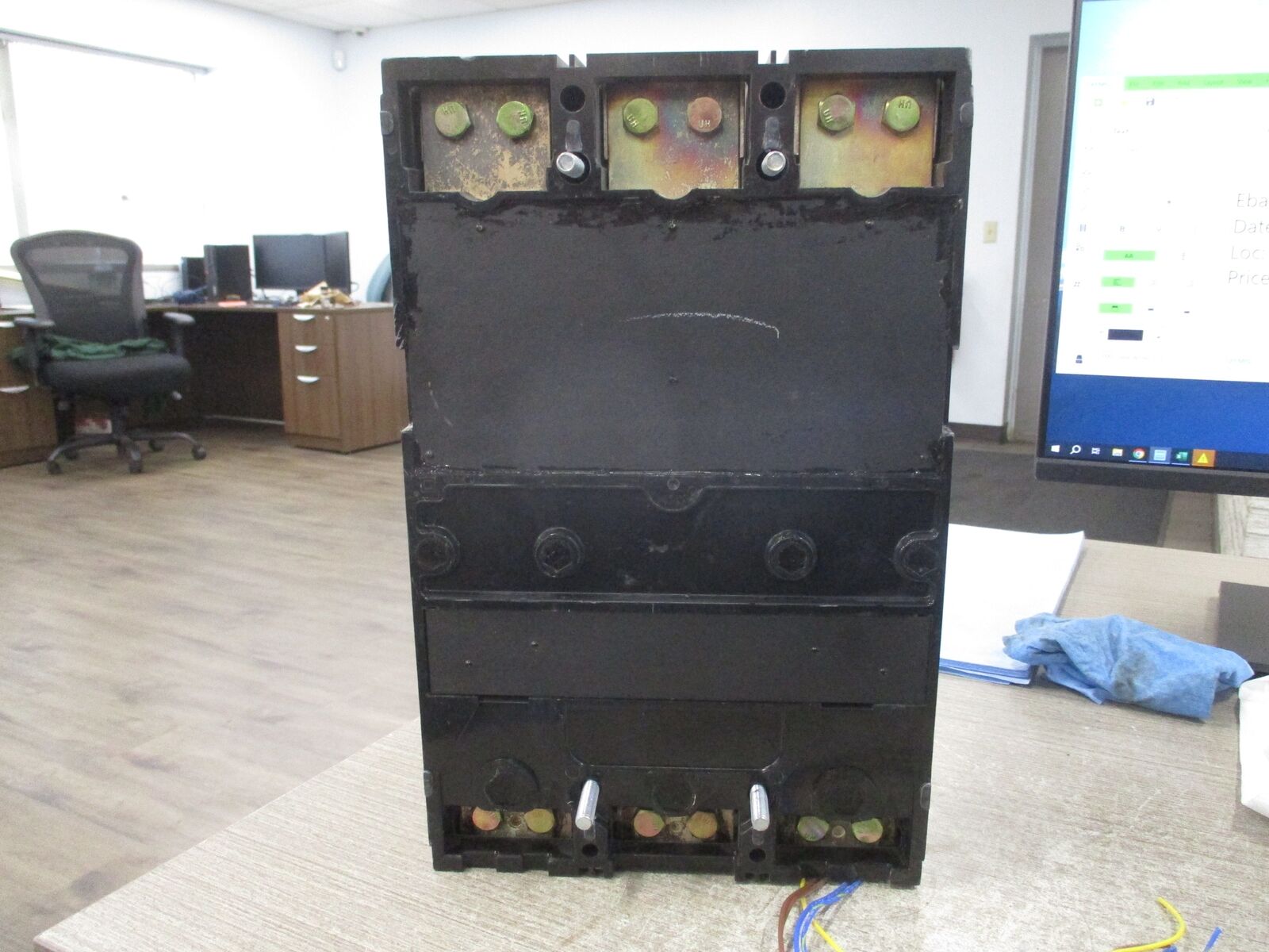 Square D MH 450A Circuit Breaker 519568P15 450A 600VDC Used