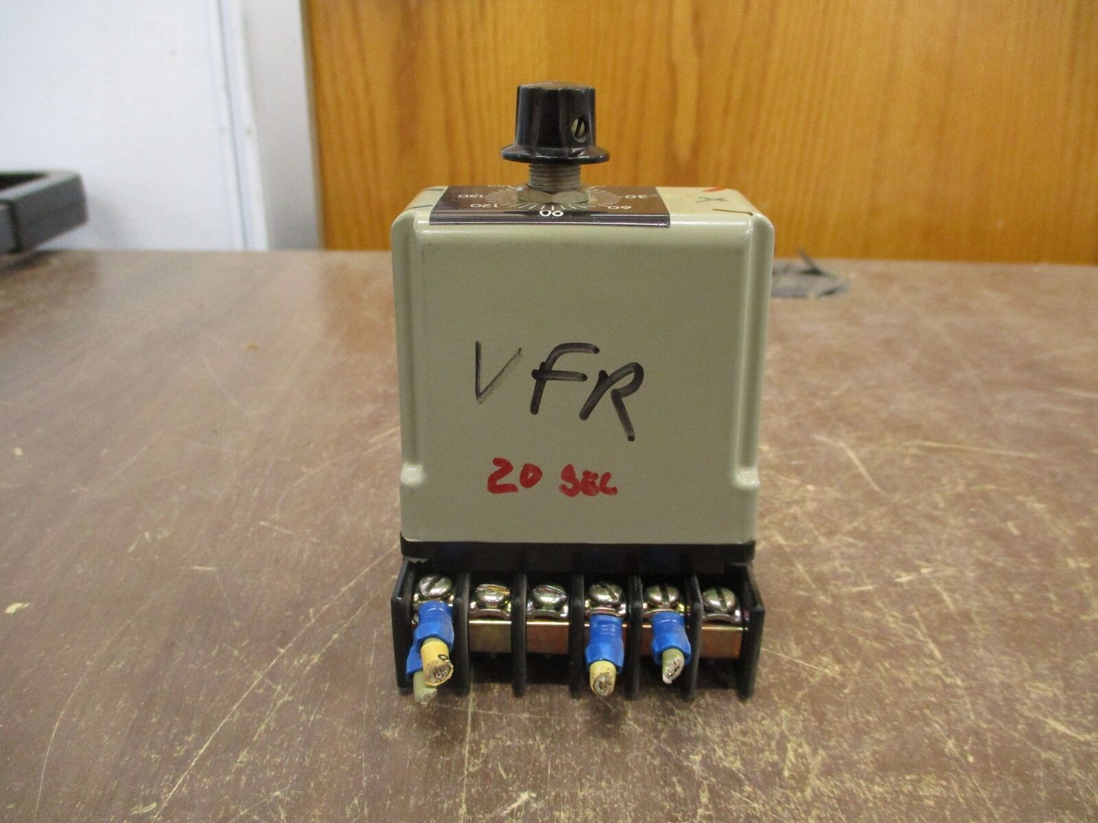 Giannini Controls Cramer Timing Relay 380A-F 24VDC 180 Sec. w/ Base Used