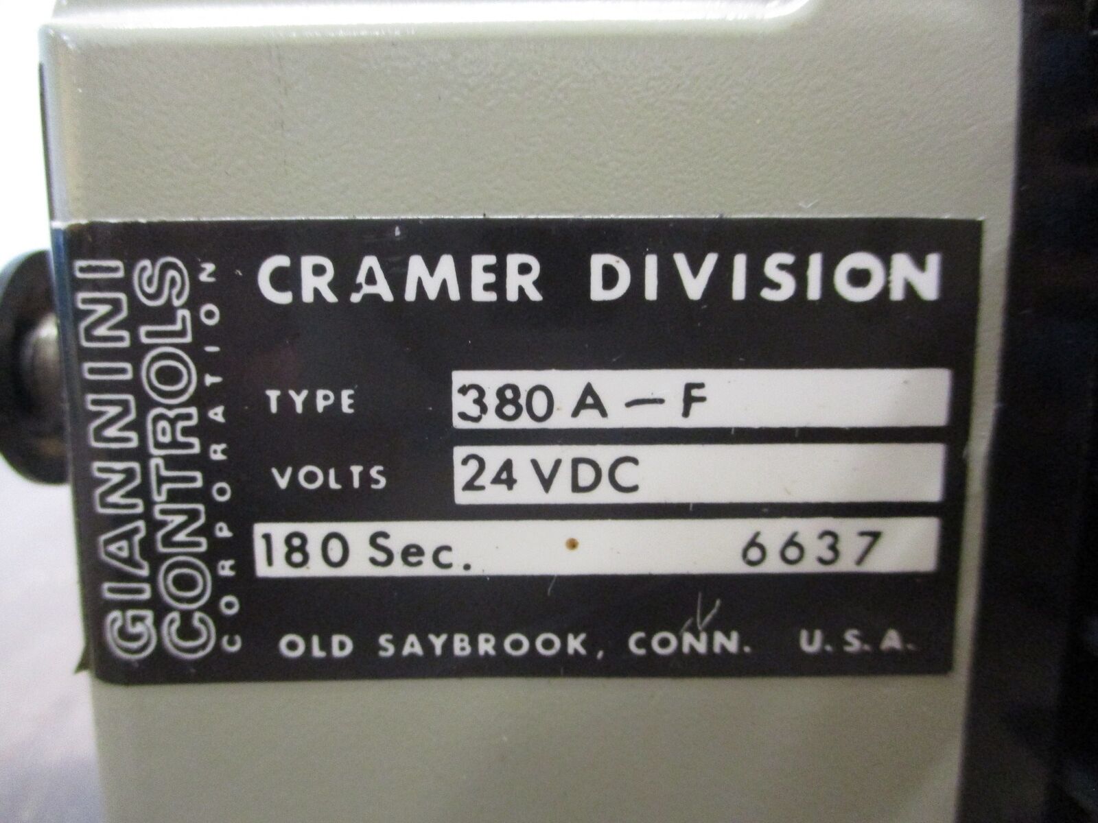 Giannini Controls Cramer Timing Relay 380A-F 24VDC 180 Sec. w/ Base Used