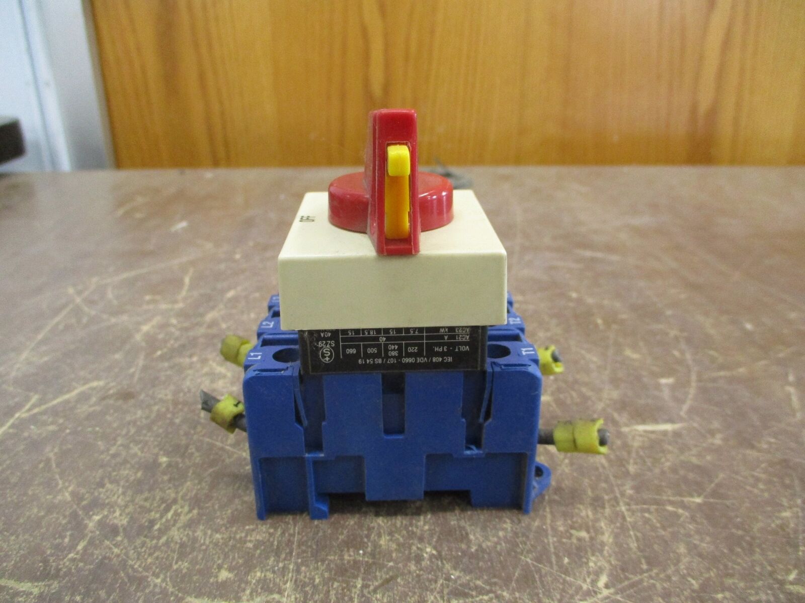 Kraus & Naimer Disconnect Switch KG41-K300 40A Used